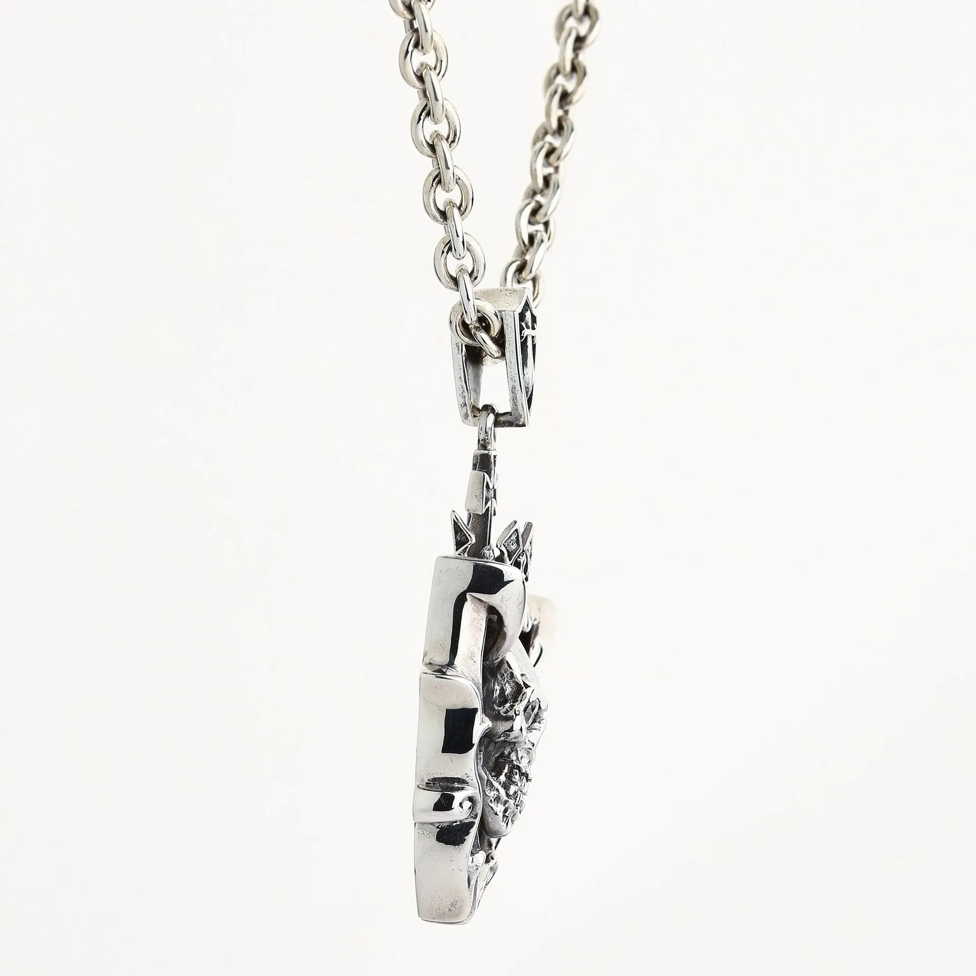 Blade Tribal Sterling Silver Diamond Eyes Skull Pendant