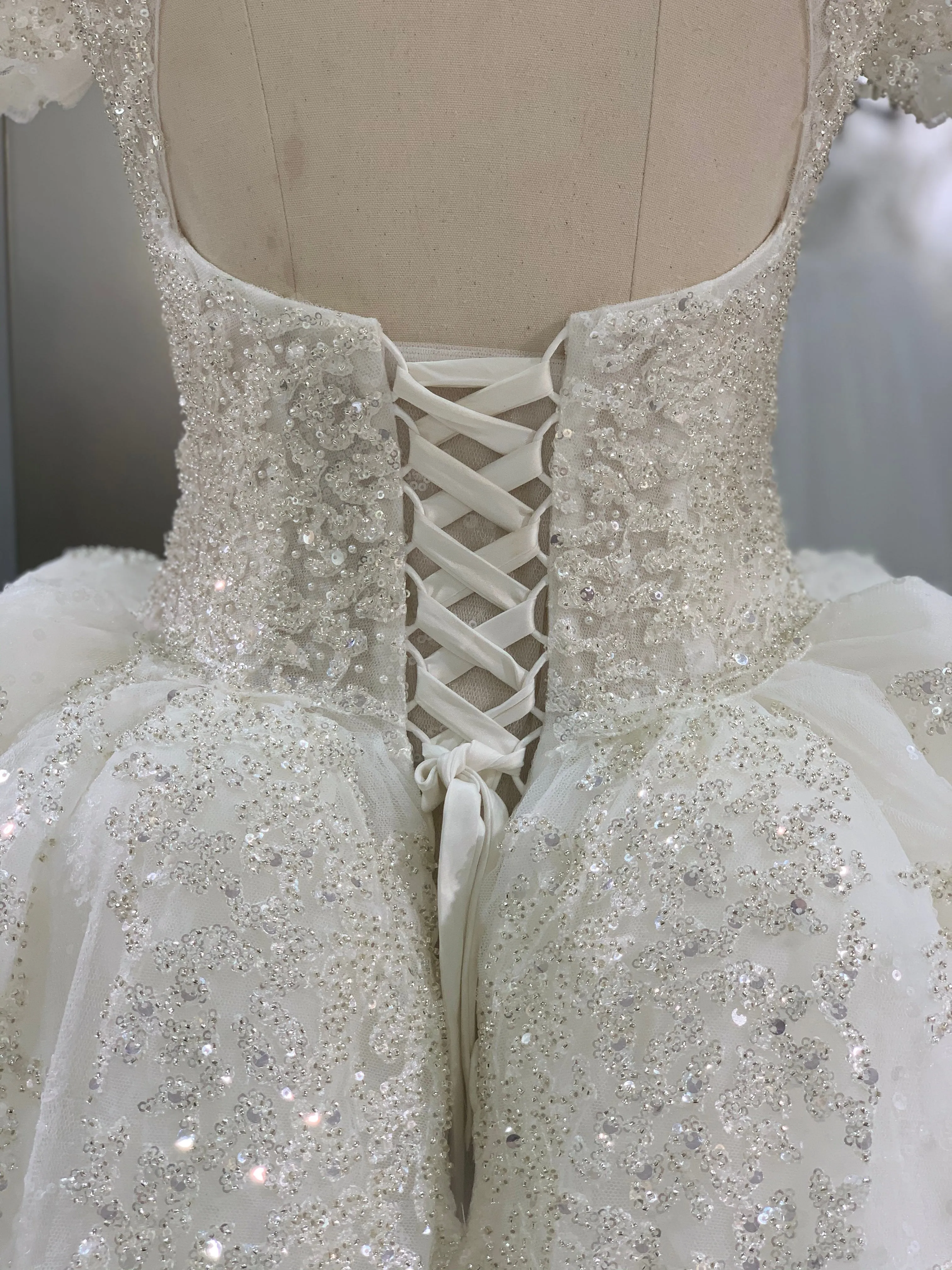 BYG 2020 fashion style short sleeves wedding dress