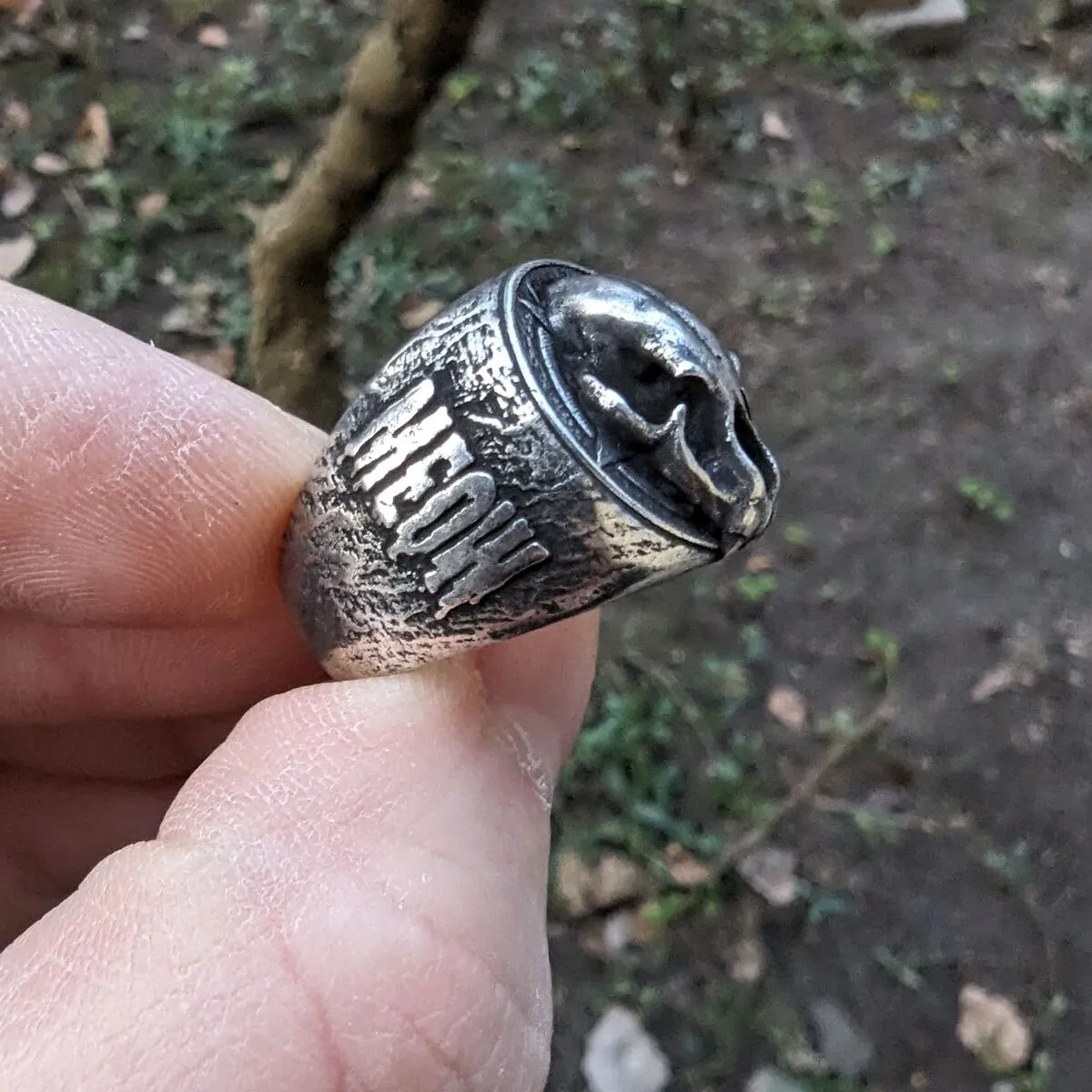 Cat skull signet bronze ring