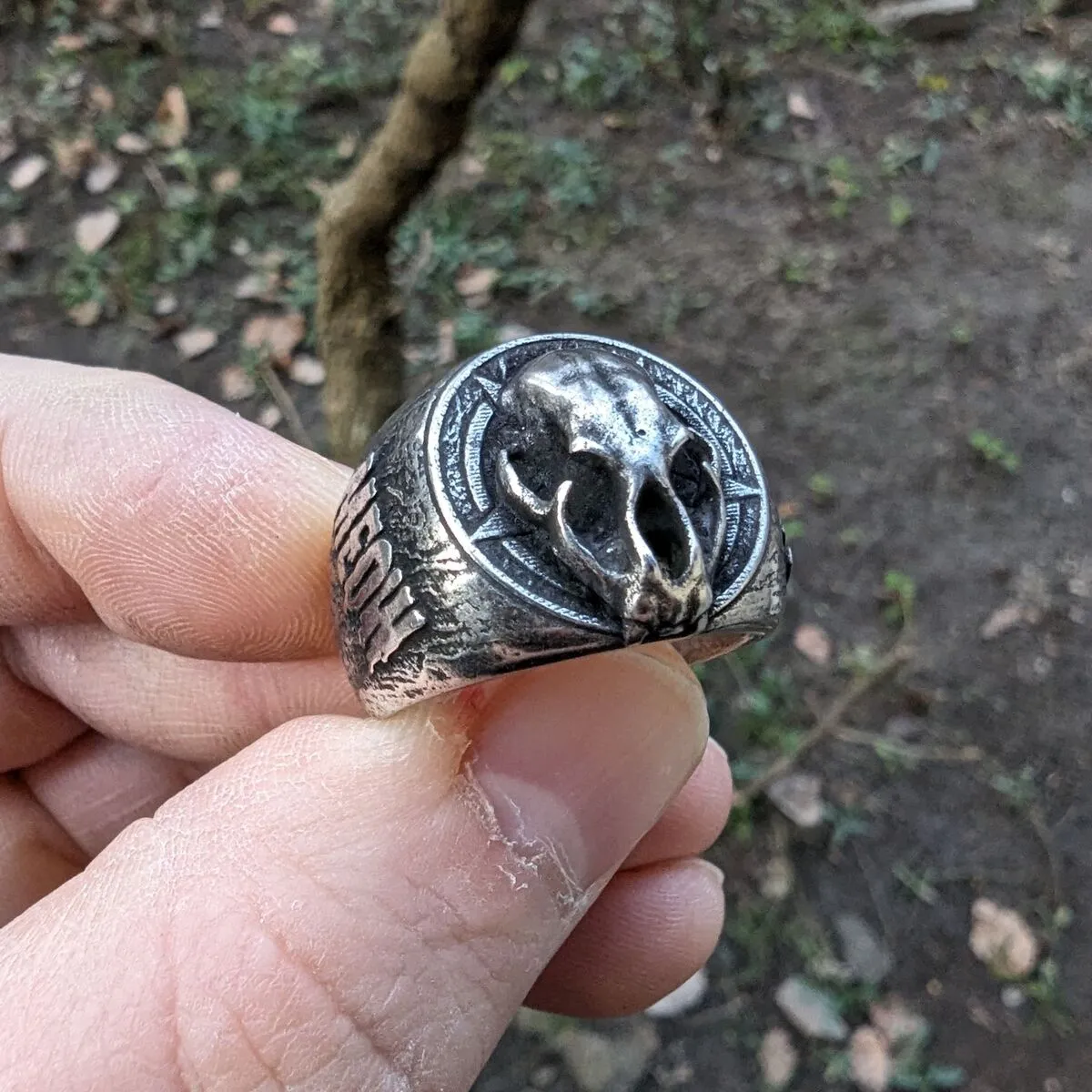 Cat skull signet bronze ring