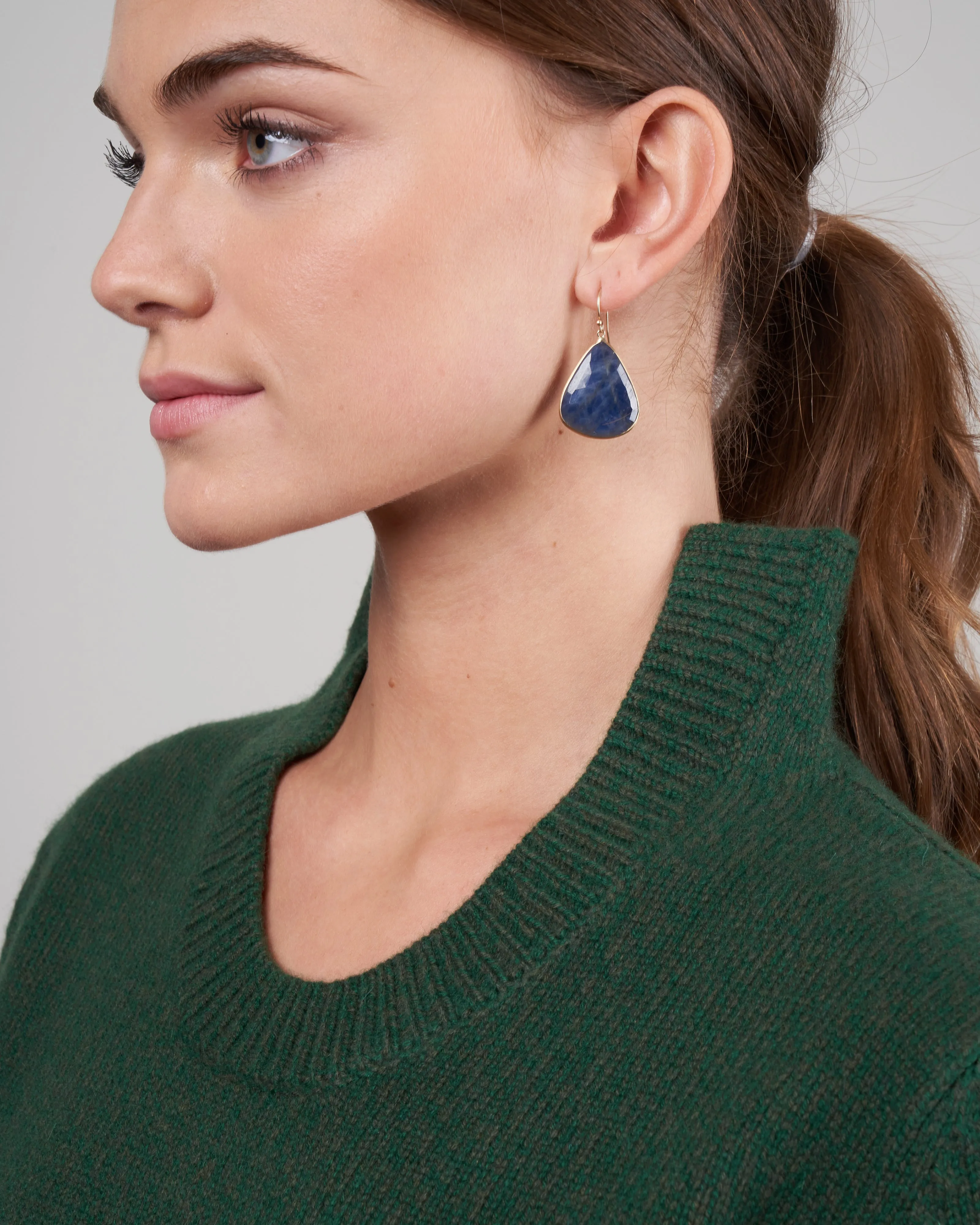 dark blue sapphire 14k yellow gold