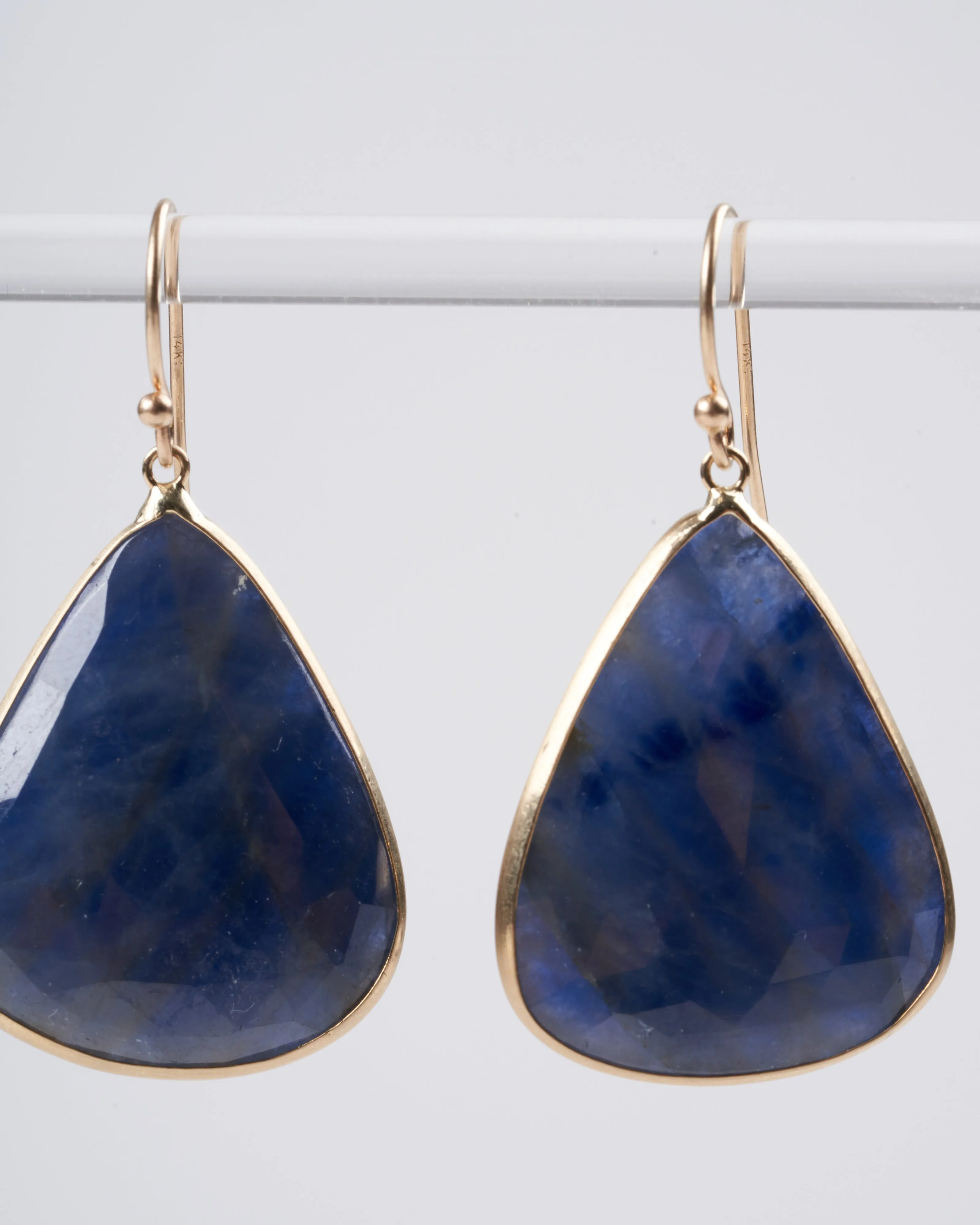 dark blue sapphire 14k yellow gold