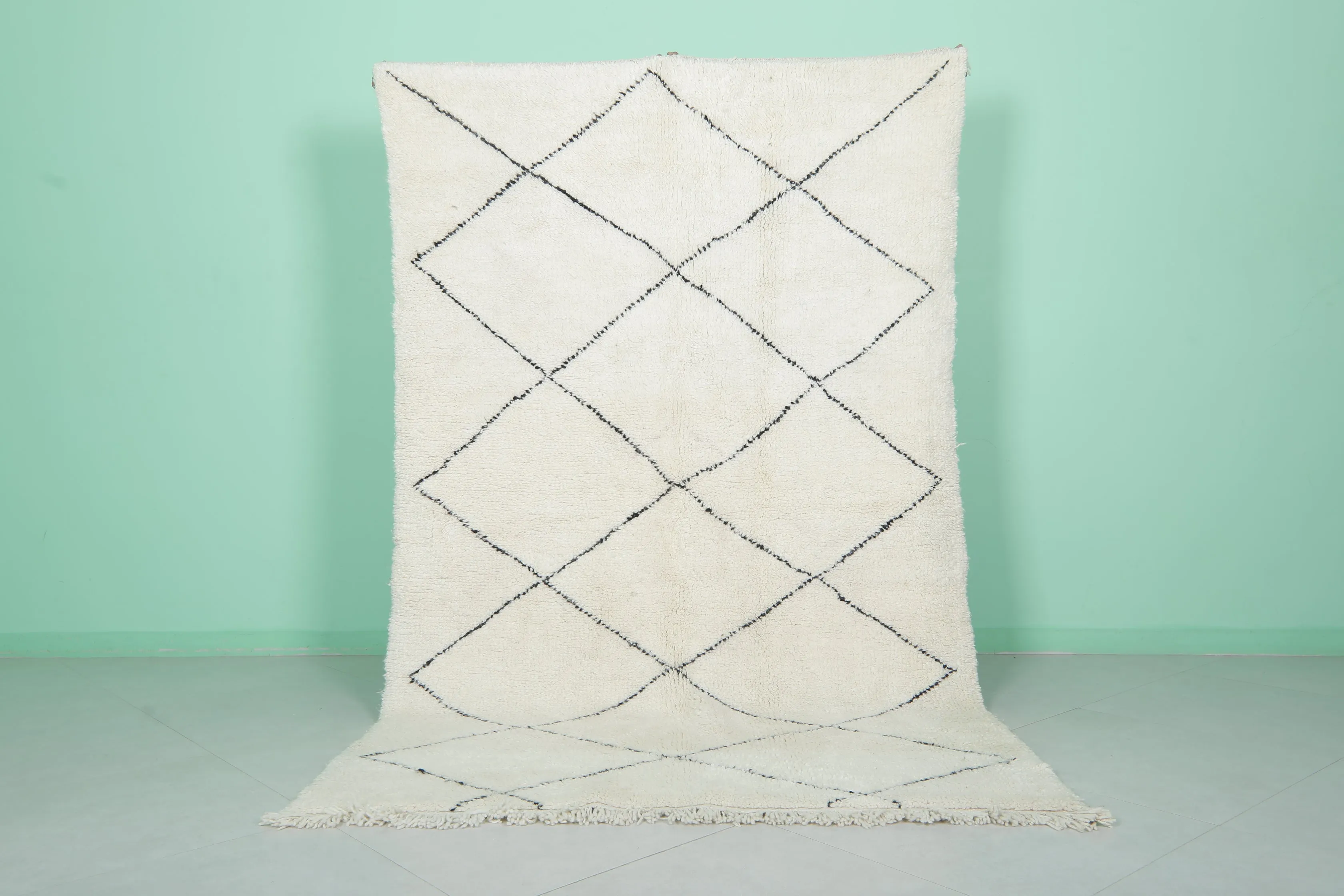 Diamond Moroccan Rug - 5 x 8.1 Feet | Handcrafted Wool Elegance