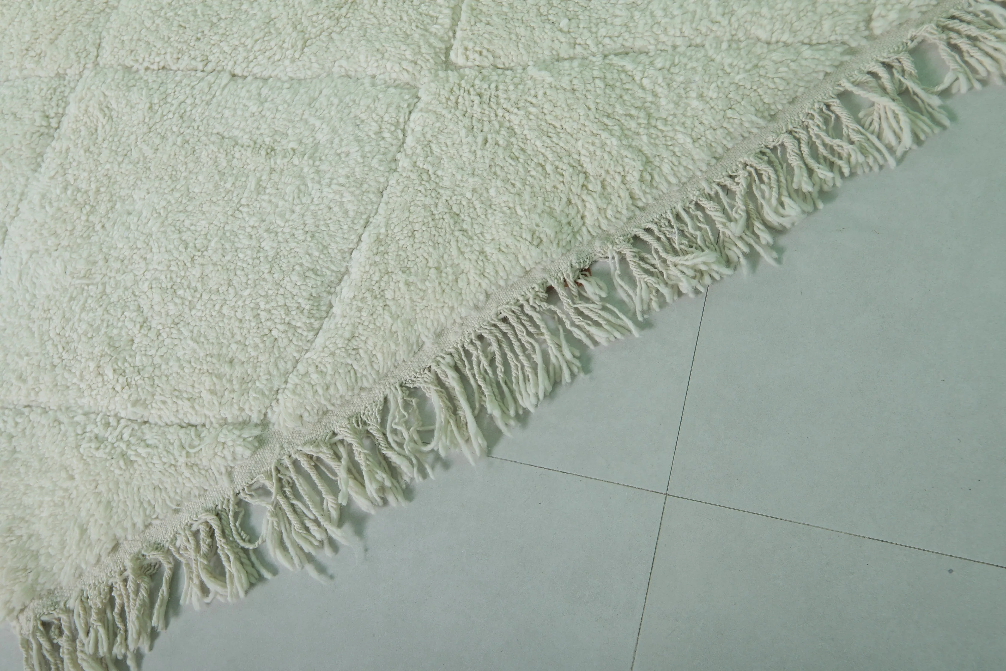 Diamond Moroccan Rug - 5.1 x 8.6 Feet | Handwoven Wool with Subtle Diamond Pattern