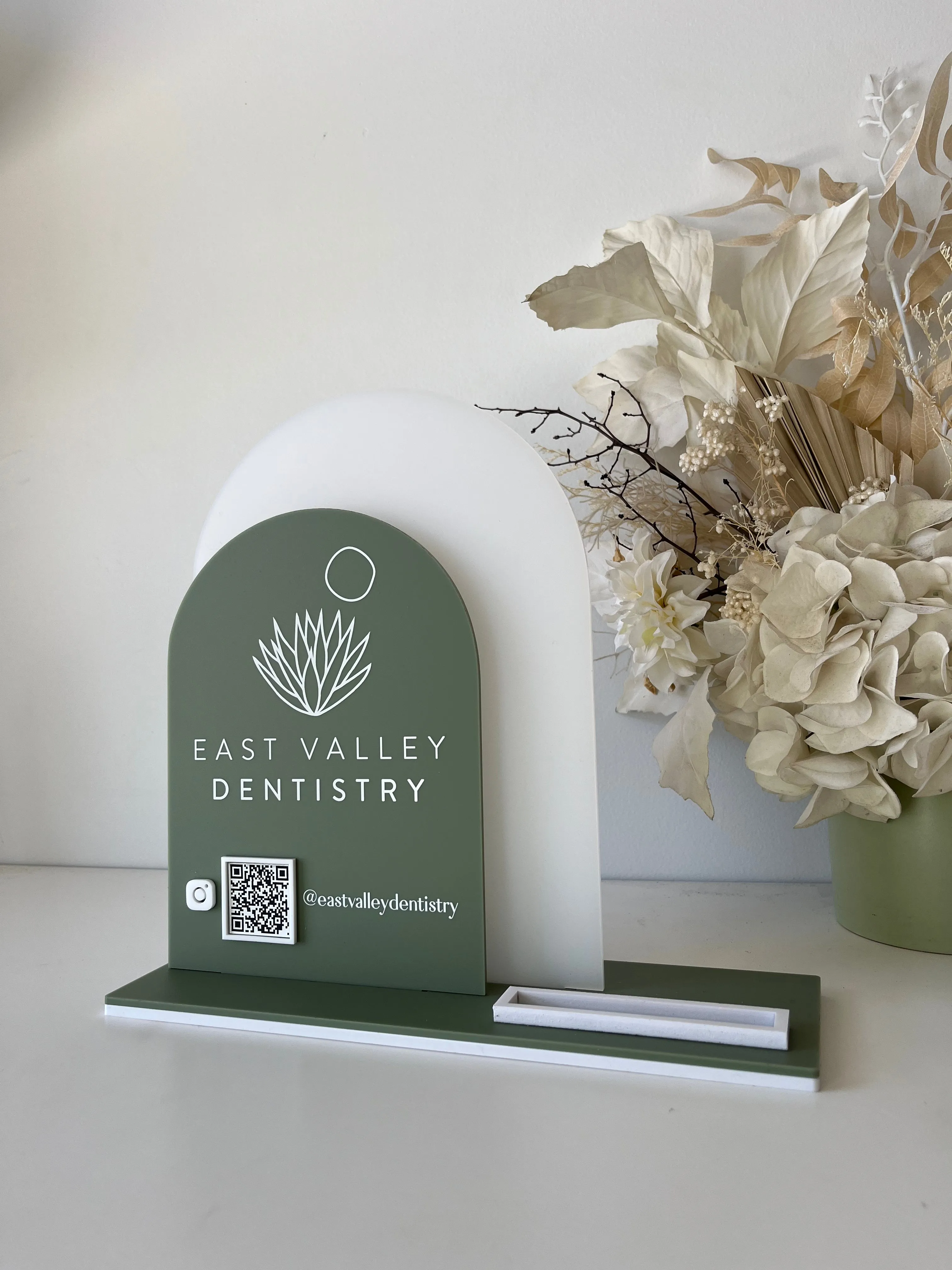 Double Arched Logo   Single QR, Username and Card Holder (Solid Arches)