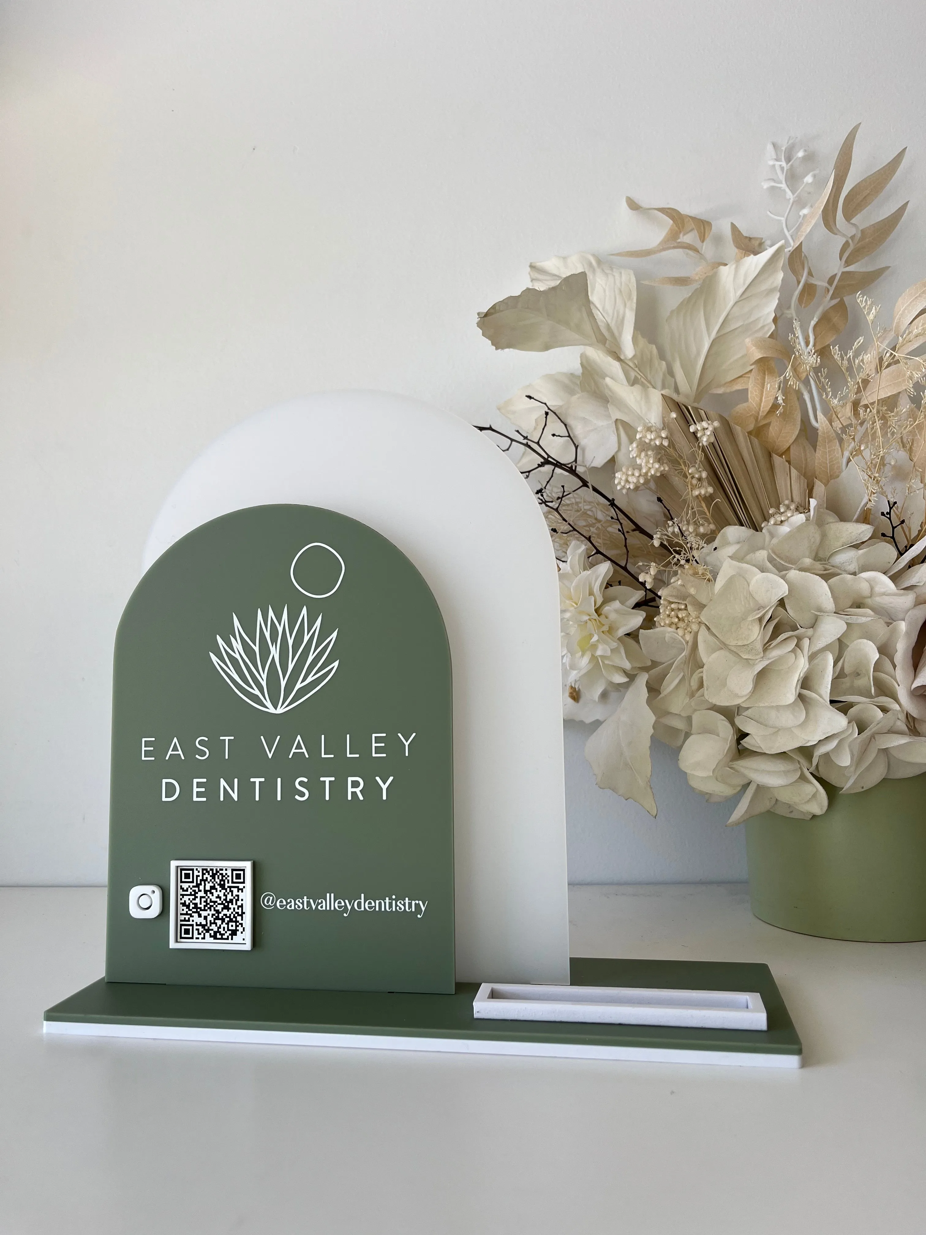 Double Arched Logo   Single QR, Username and Card Holder (Solid Arches)