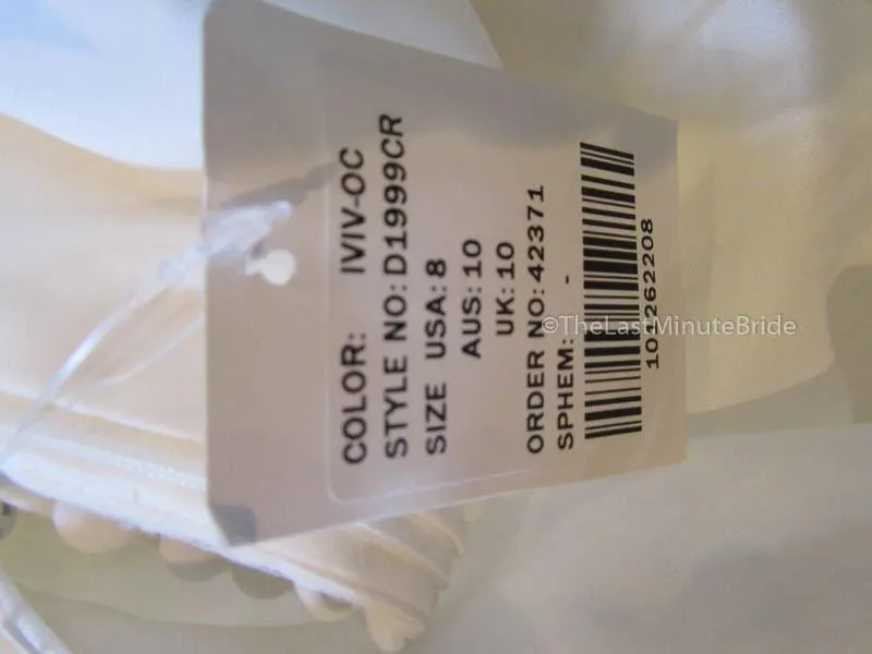 Essense of Australia D1999 size 8