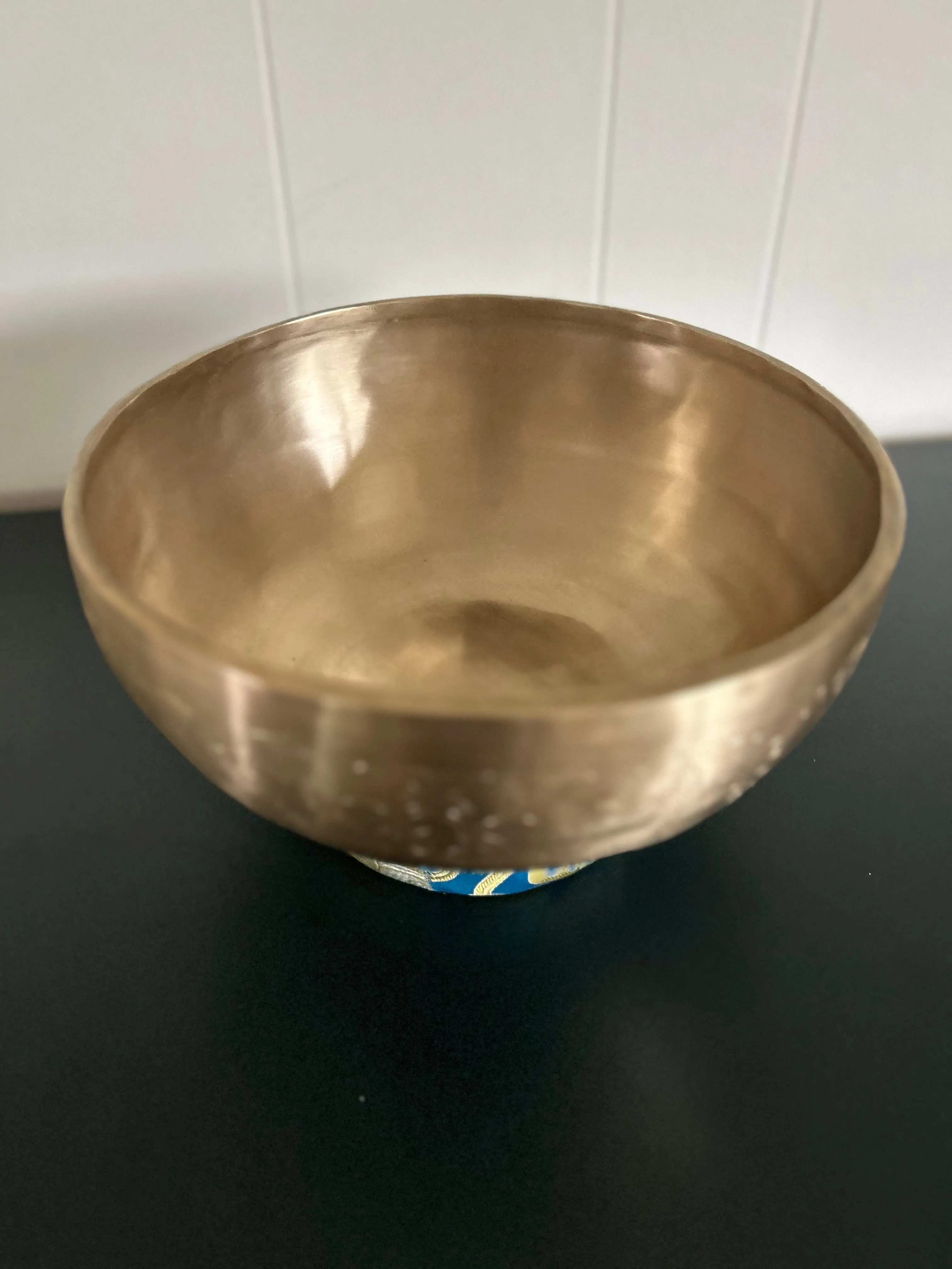 Golden Leaf Singing Bowl: 10.5 Inch 3rd Octave Subtle Etchings