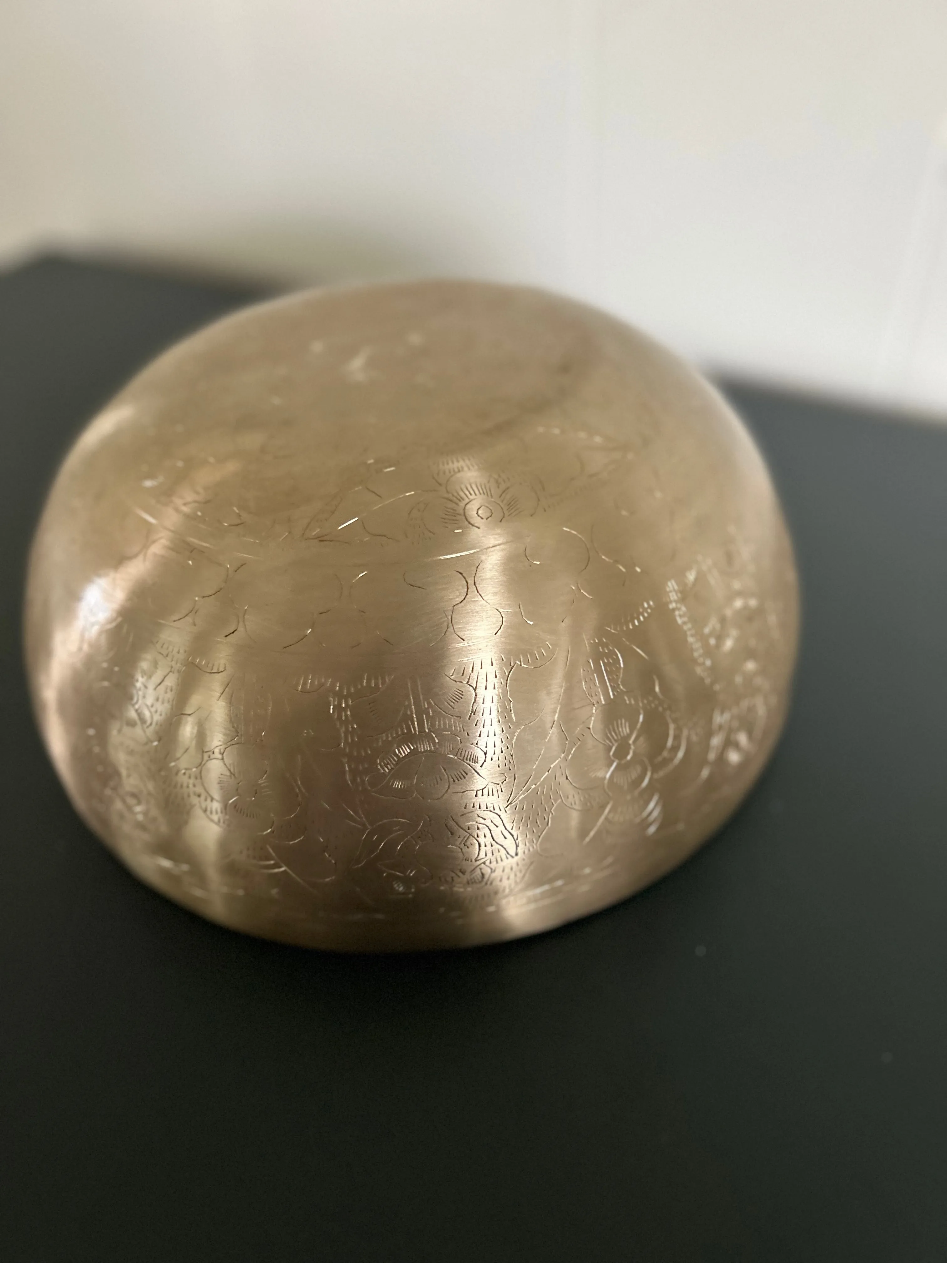Golden Leaf Singing Bowl: 10.5 Inch 3rd Octave Subtle Etchings
