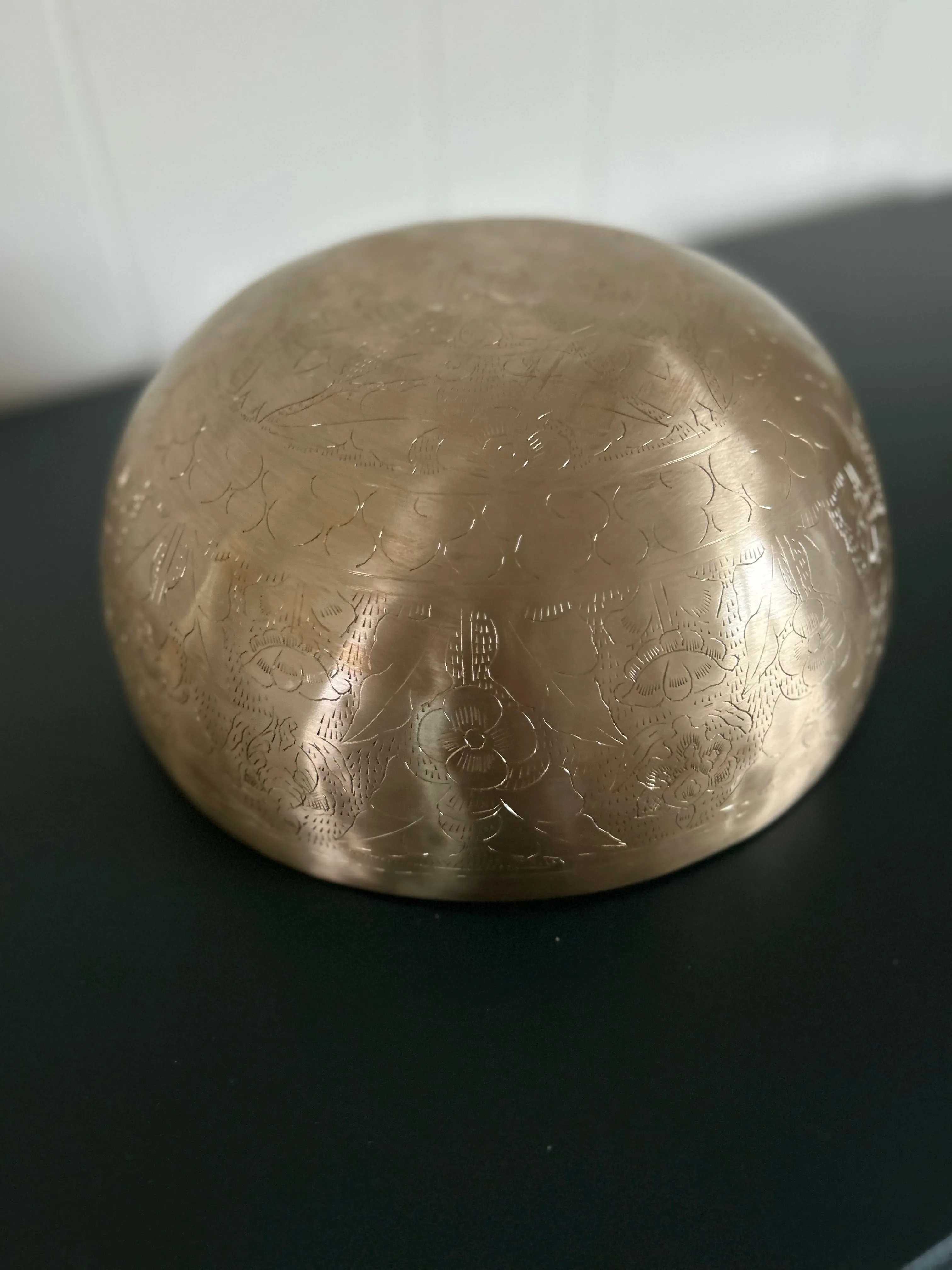 Golden Leaf Singing Bowl: 10.5 Inch 3rd Octave Subtle Etchings