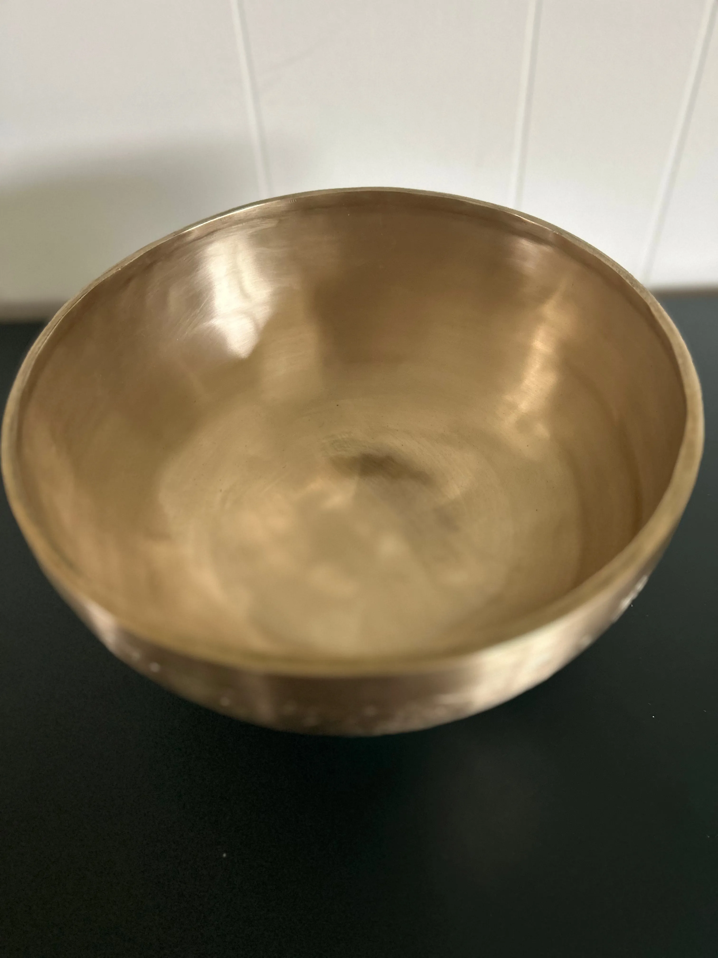 Golden Leaf Singing Bowl: 10.5 Inch 3rd Octave Subtle Etchings