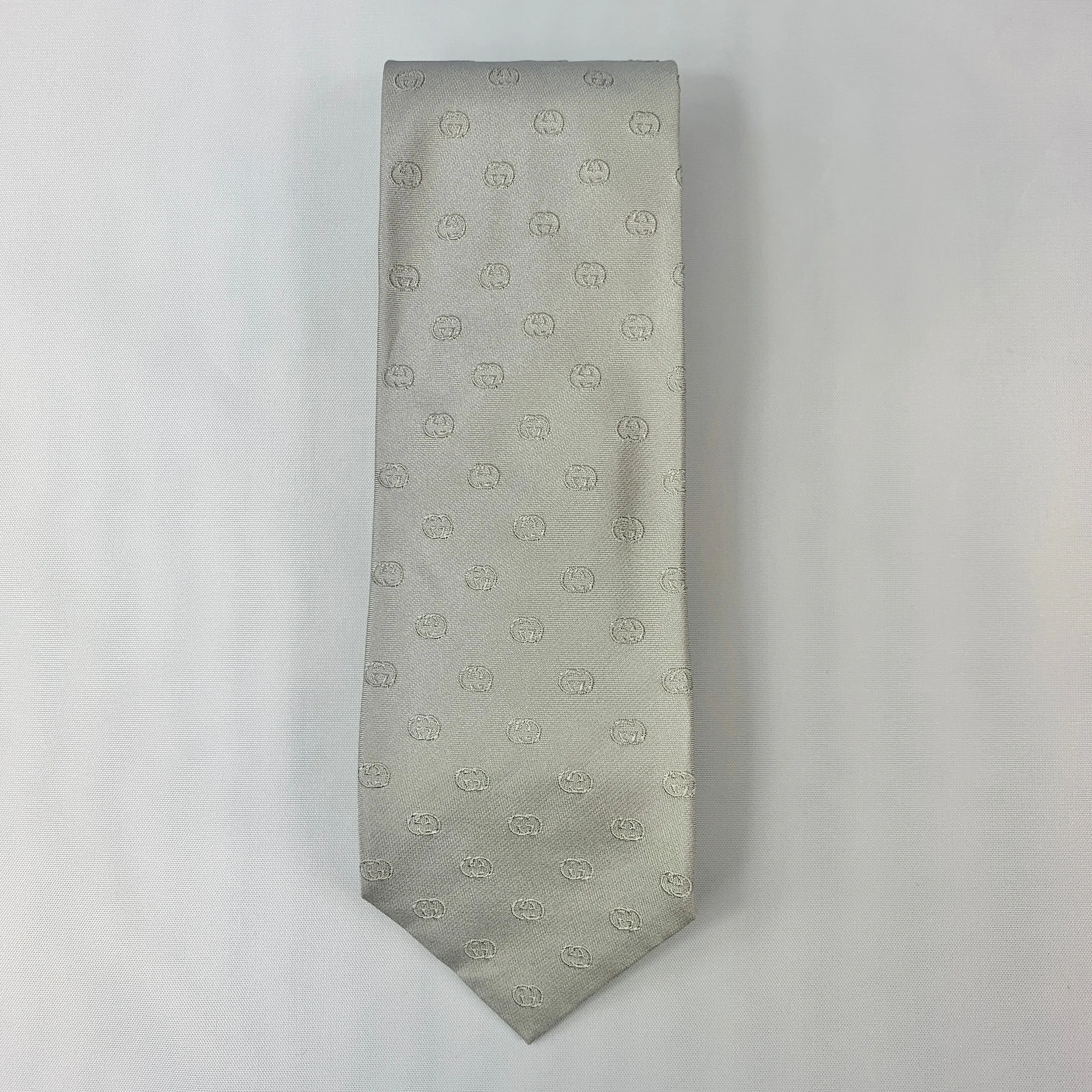 Gucci GG Print Jaylen Silk Tie in Zinc