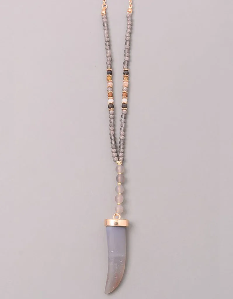 Gwyneth Beaded Horn Necklace in Pink
