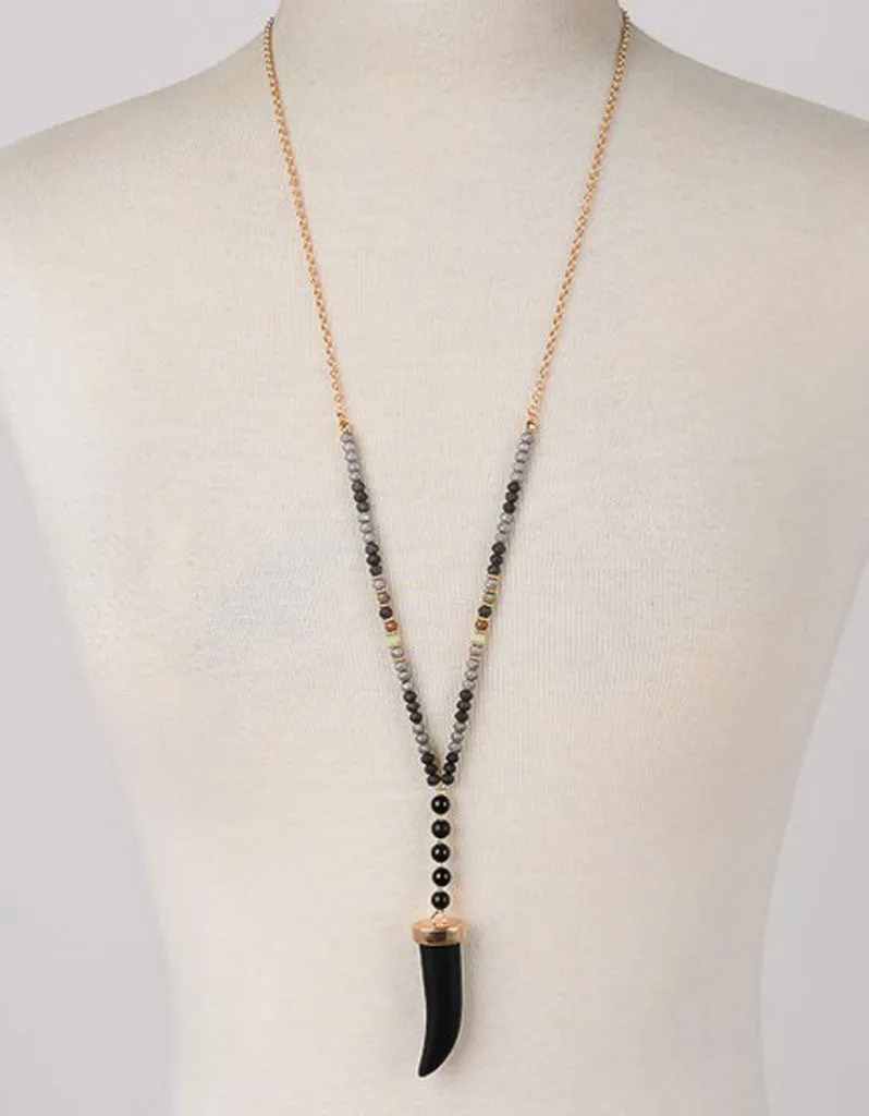 Gwyneth Beaded Horn Necklace in Pink