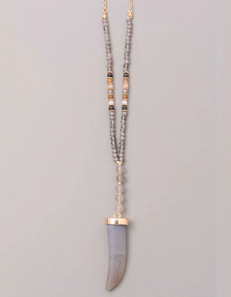 Gwyneth Beaded Horn Necklace in Pink