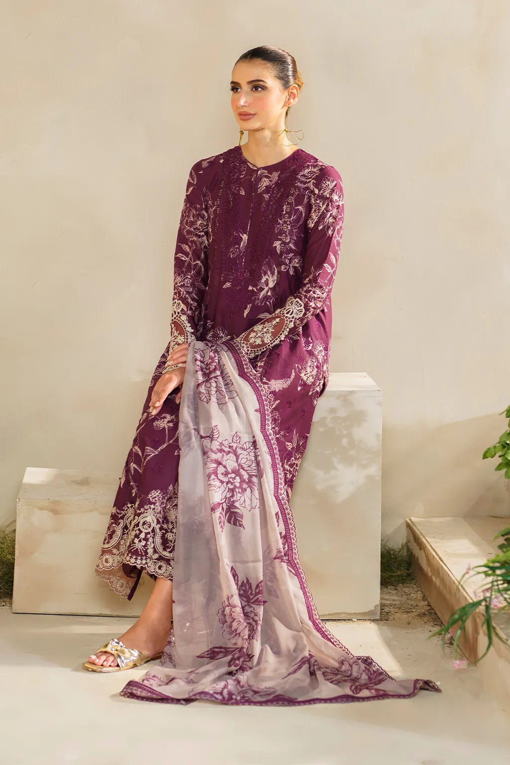 IZNIK | FESTIVE LAWN '24 | SFL-04 EMBROIDERED LAWN