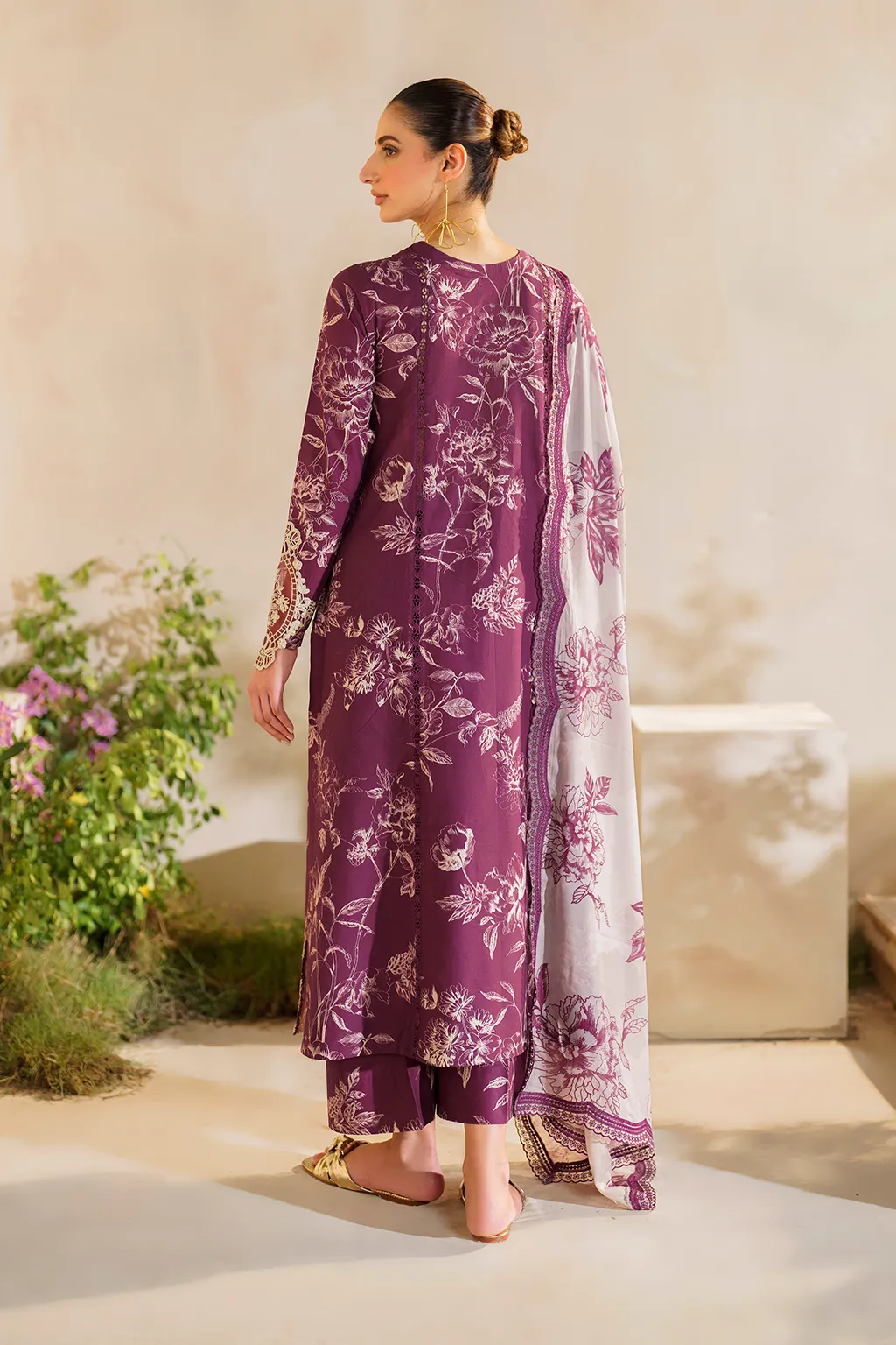 IZNIK | FESTIVE LAWN '24 | SFL-04 EMBROIDERED LAWN