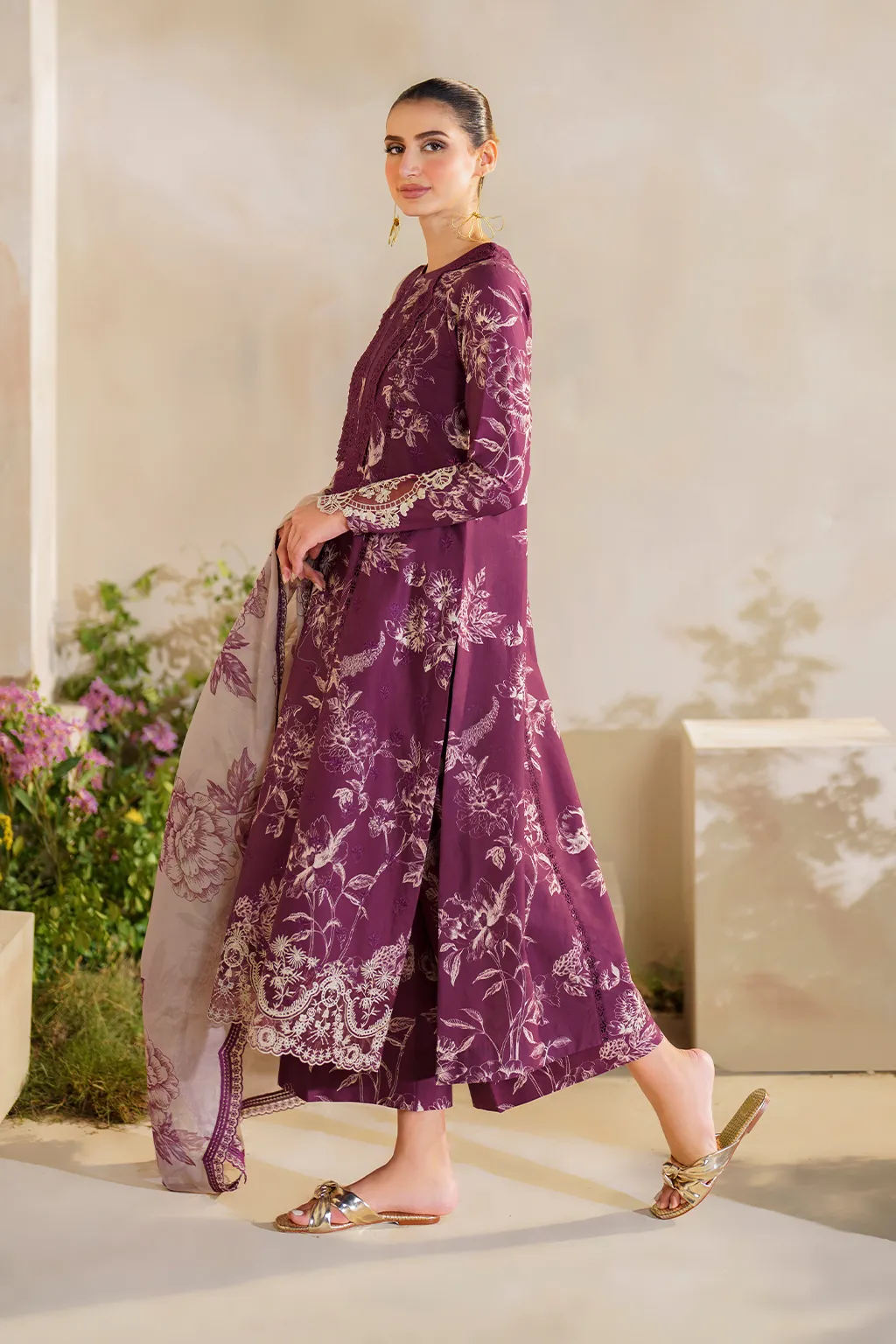 IZNIK | FESTIVE LAWN '24 | SFL-04 EMBROIDERED LAWN