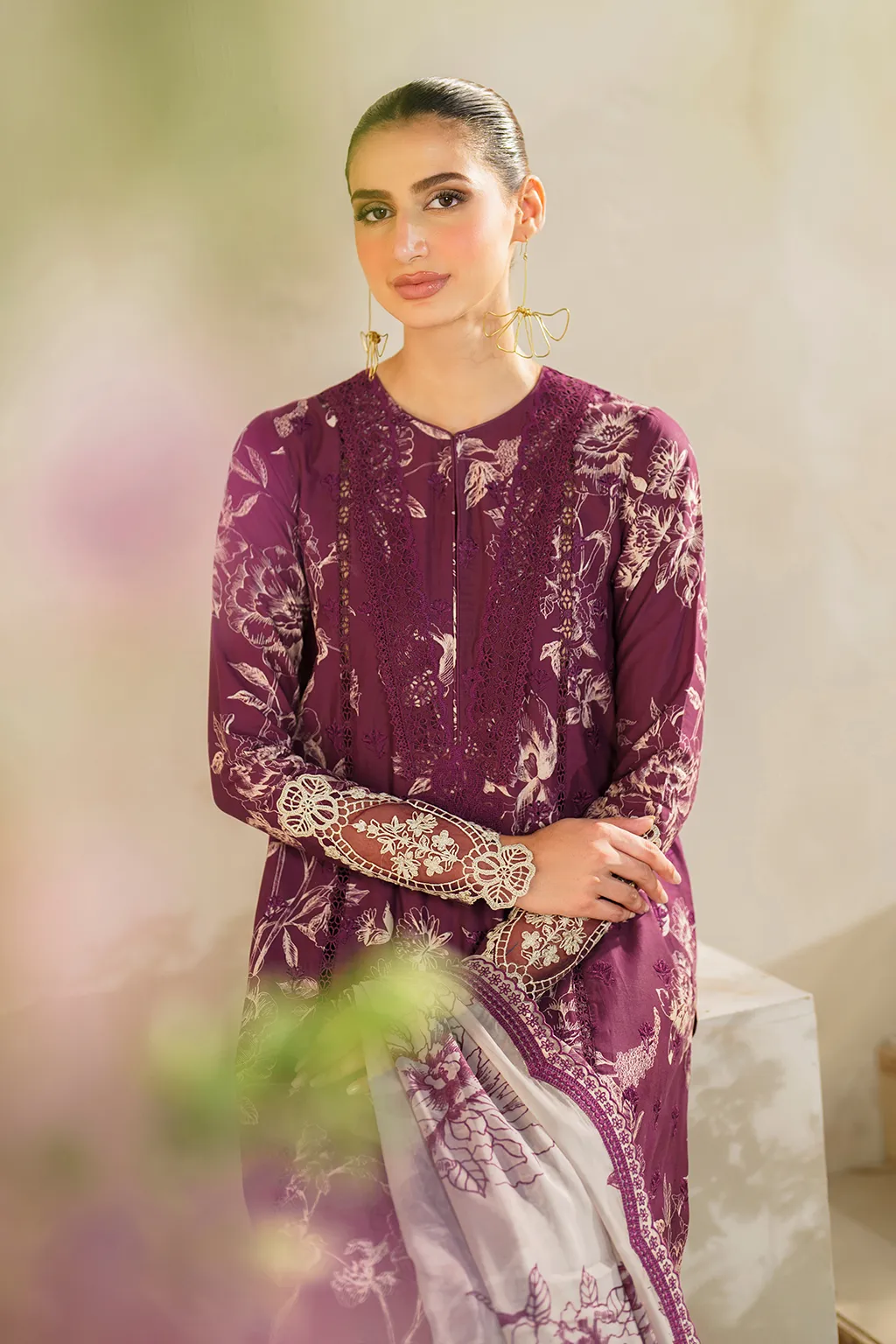 IZNIK | FESTIVE LAWN '24 | SFL-04 EMBROIDERED LAWN