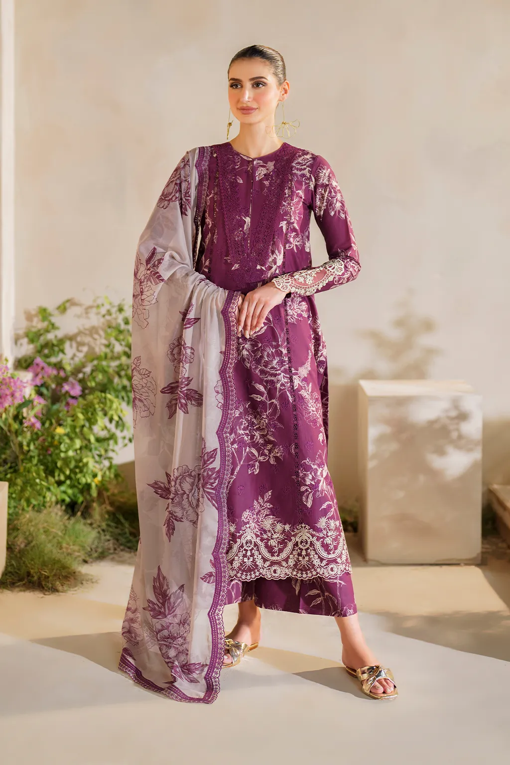 IZNIK | FESTIVE LAWN '24 | SFL-04 EMBROIDERED LAWN