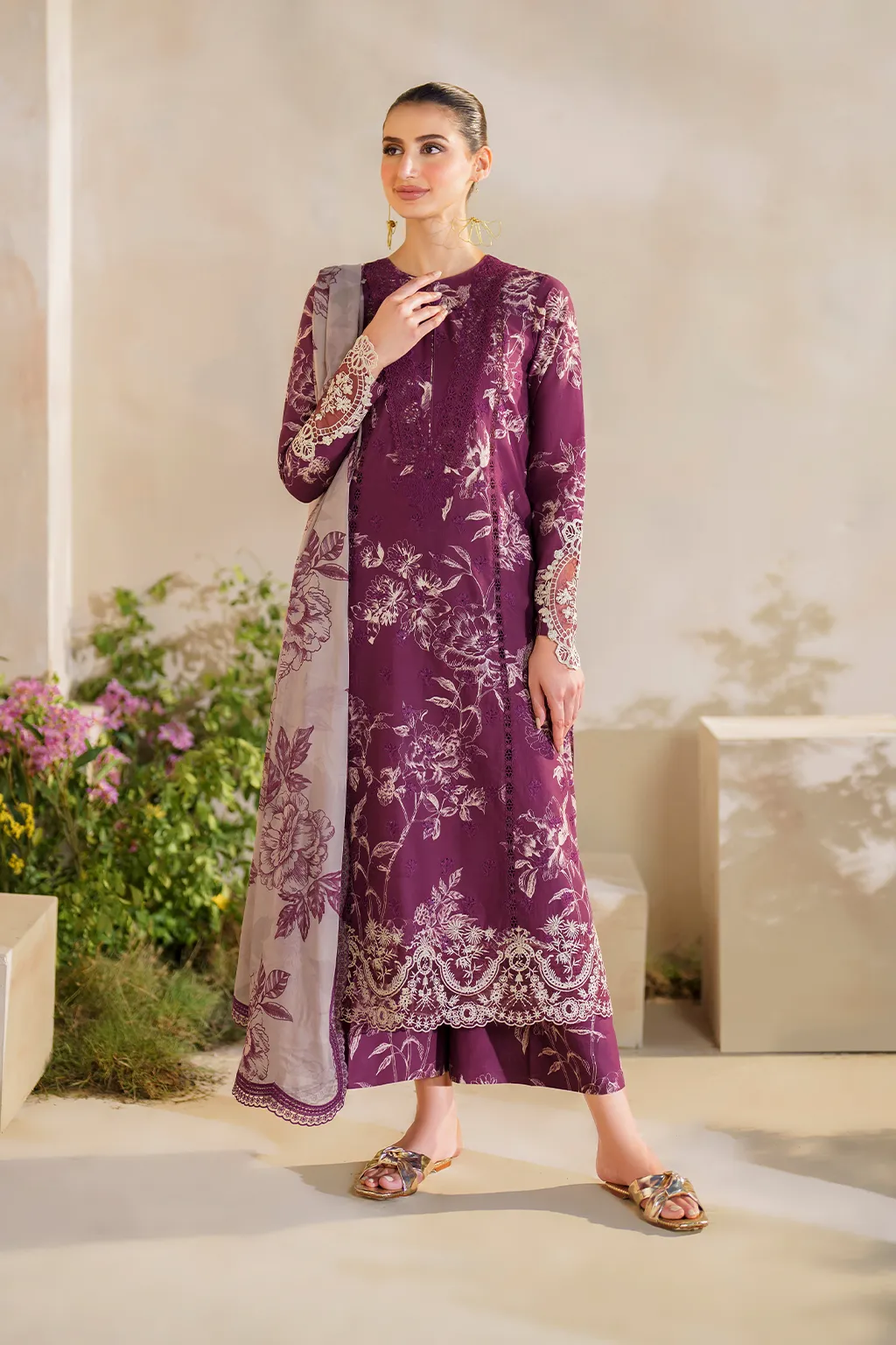 IZNIK | FESTIVE LAWN '24 | SFL-04 EMBROIDERED LAWN
