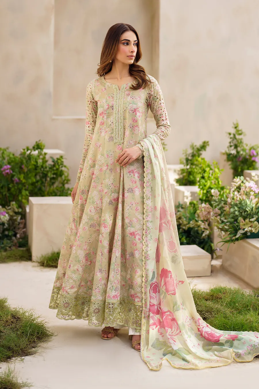 IZNIK | FESTIVE LAWN '24 | SFL-05 EMBROIDERED LAWN