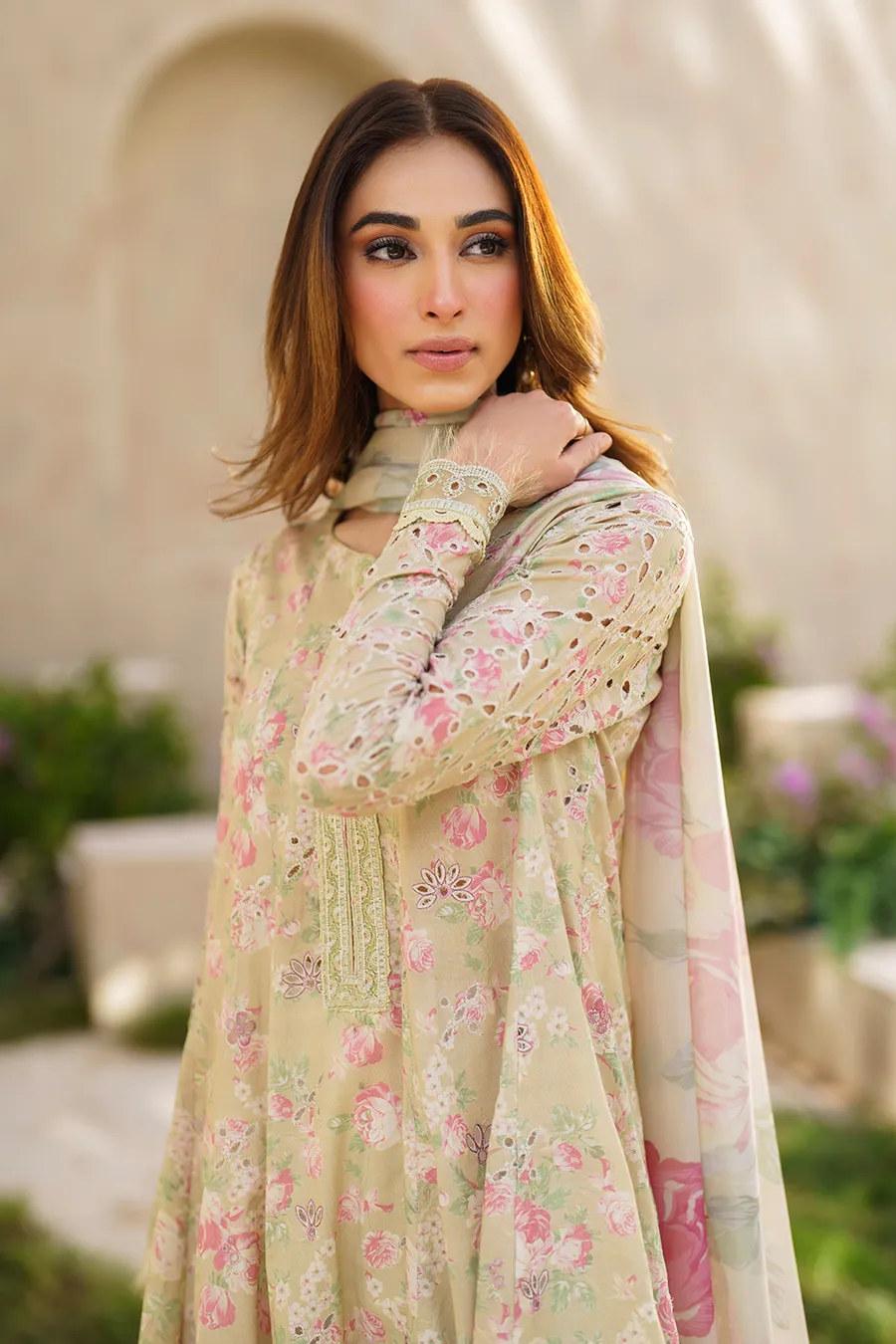 IZNIK | FESTIVE LAWN '24 | SFL-05 EMBROIDERED LAWN