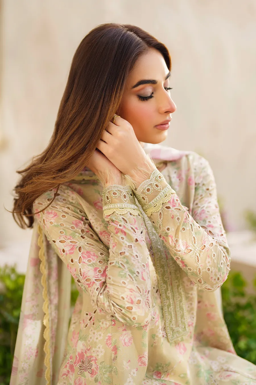 IZNIK | FESTIVE LAWN '24 | SFL-05 EMBROIDERED LAWN