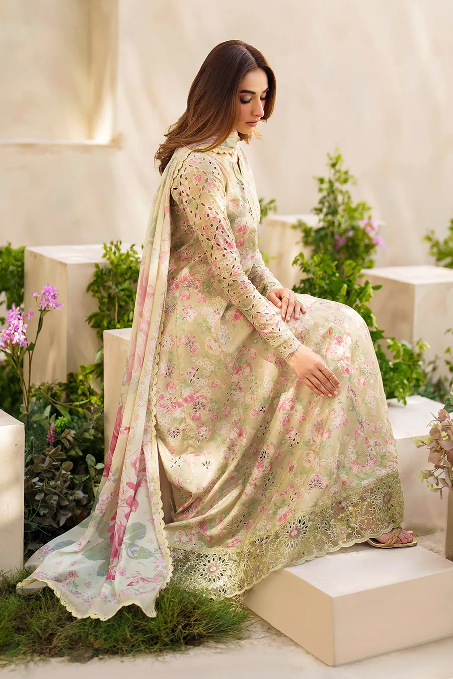 IZNIK | FESTIVE LAWN '24 | SFL-05 EMBROIDERED LAWN