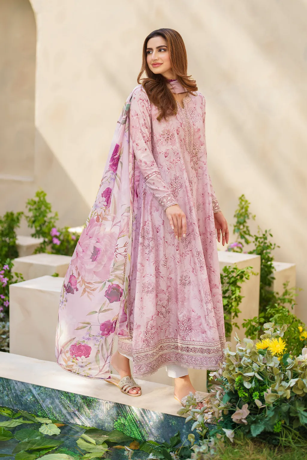 IZNIK | FESTIVE LAWN '24 | SFL-06 EMBROIDERED LAWN