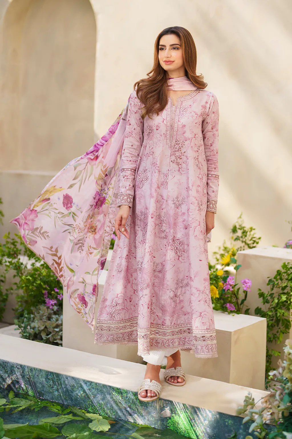 IZNIK | FESTIVE LAWN '24 | SFL-06 EMBROIDERED LAWN