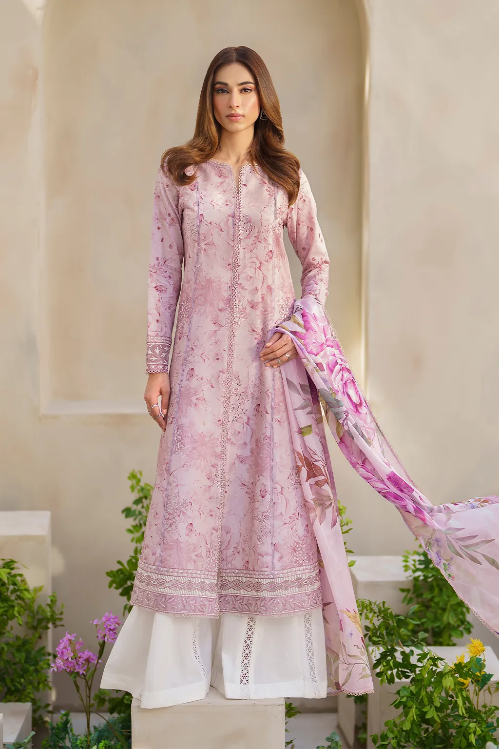 IZNIK | FESTIVE LAWN '24 | SFL-06 EMBROIDERED LAWN