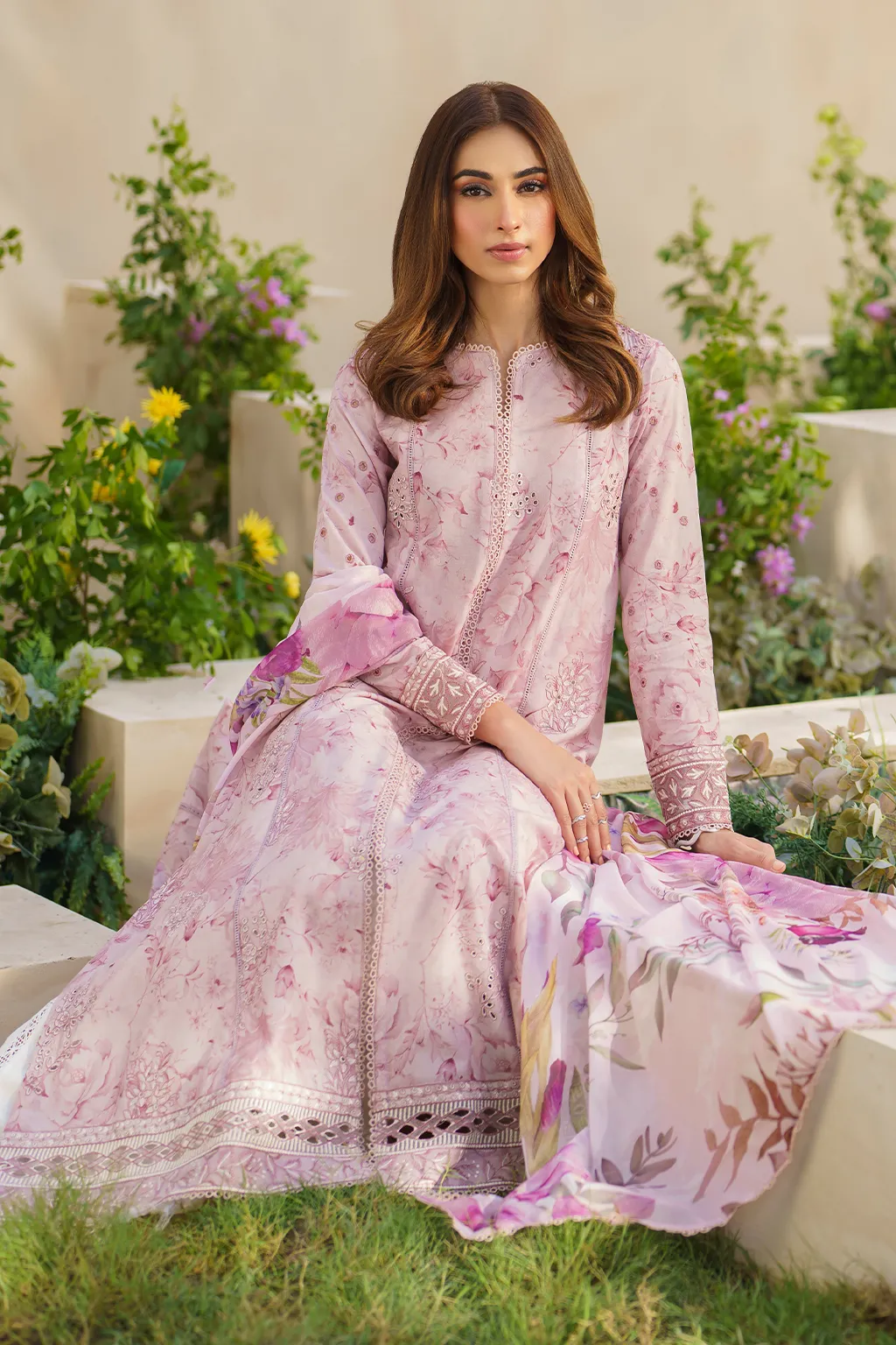 IZNIK | FESTIVE LAWN '24 | SFL-06 EMBROIDERED LAWN