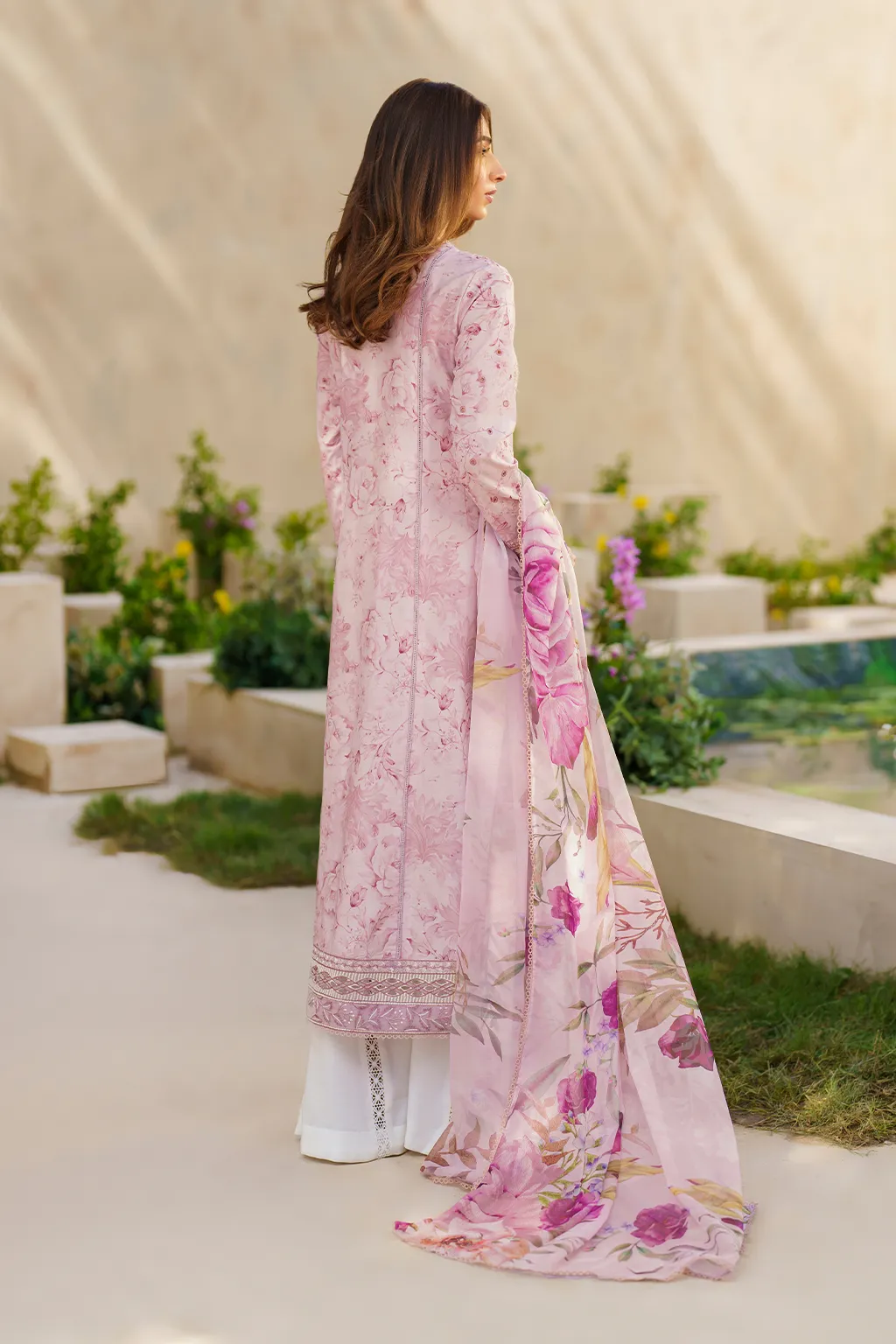 IZNIK | FESTIVE LAWN '24 | SFL-06 EMBROIDERED LAWN