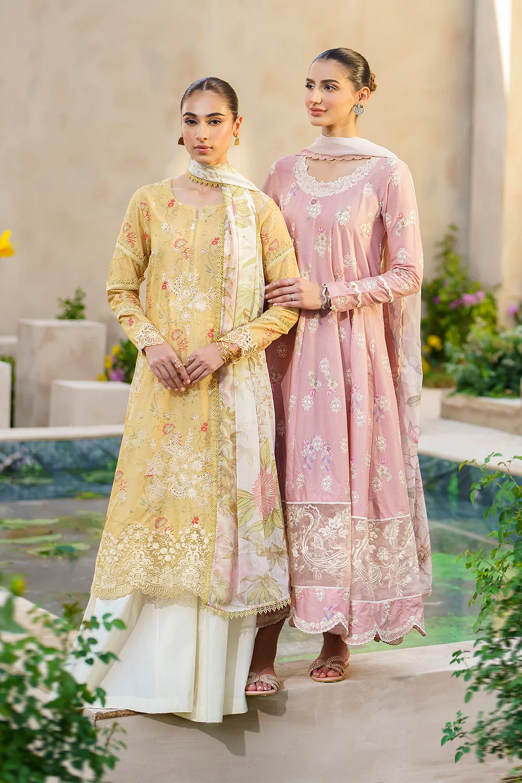 IZNIK | FESTIVE LAWN '24 | SFL-08 EMBROIDERED LAWN