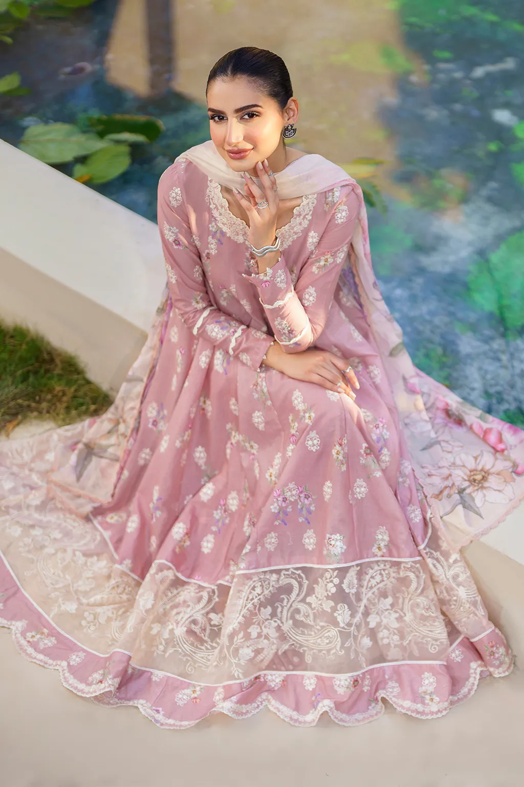 IZNIK | FESTIVE LAWN '24 | SFL-08 EMBROIDERED LAWN