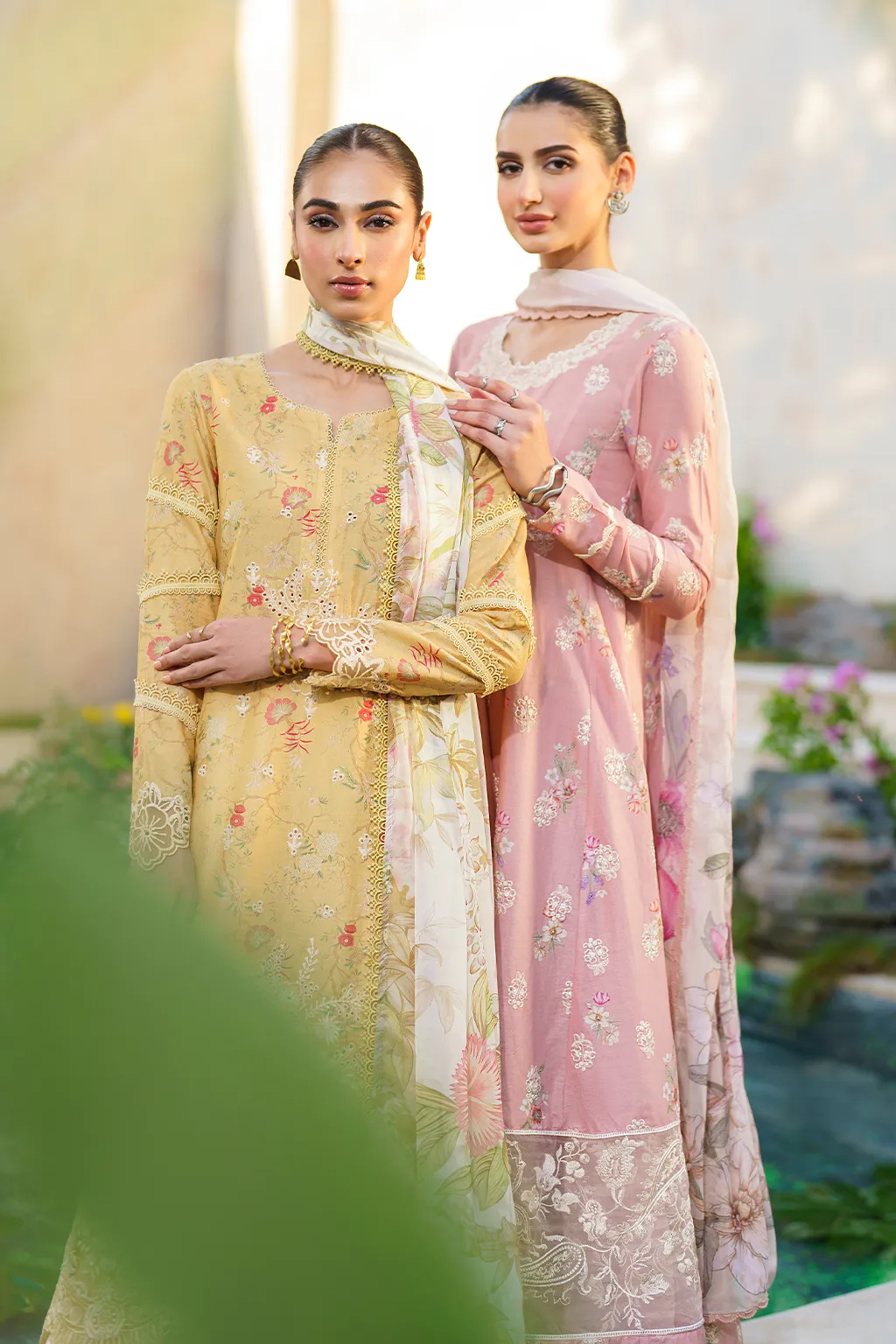IZNIK | FESTIVE LAWN '24 | SFL-08 EMBROIDERED LAWN