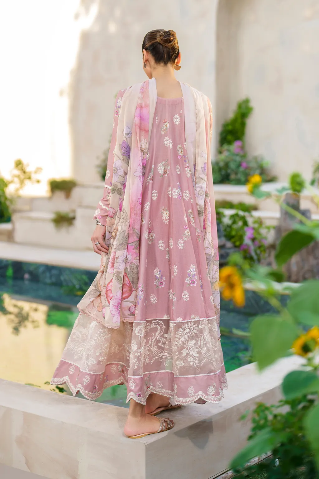 IZNIK | FESTIVE LAWN '24 | SFL-08 EMBROIDERED LAWN