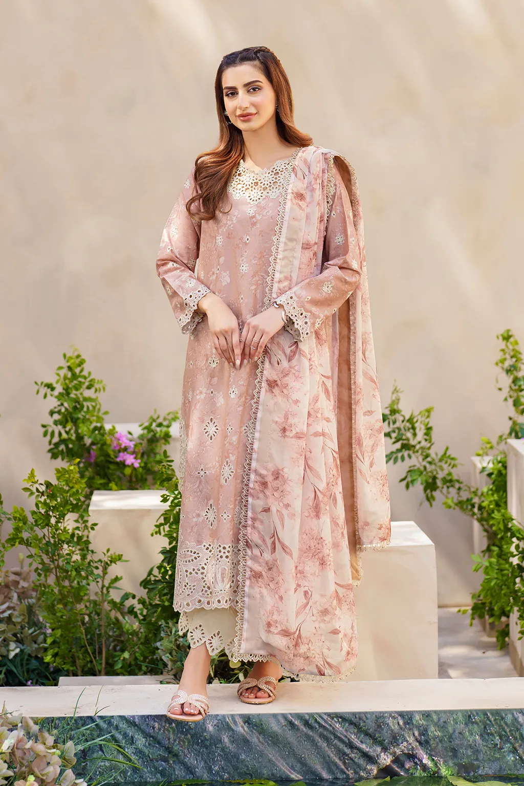 IZNIK | FESTIVE LAWN '24 | SFL-11 EMBROIDERED LAWN