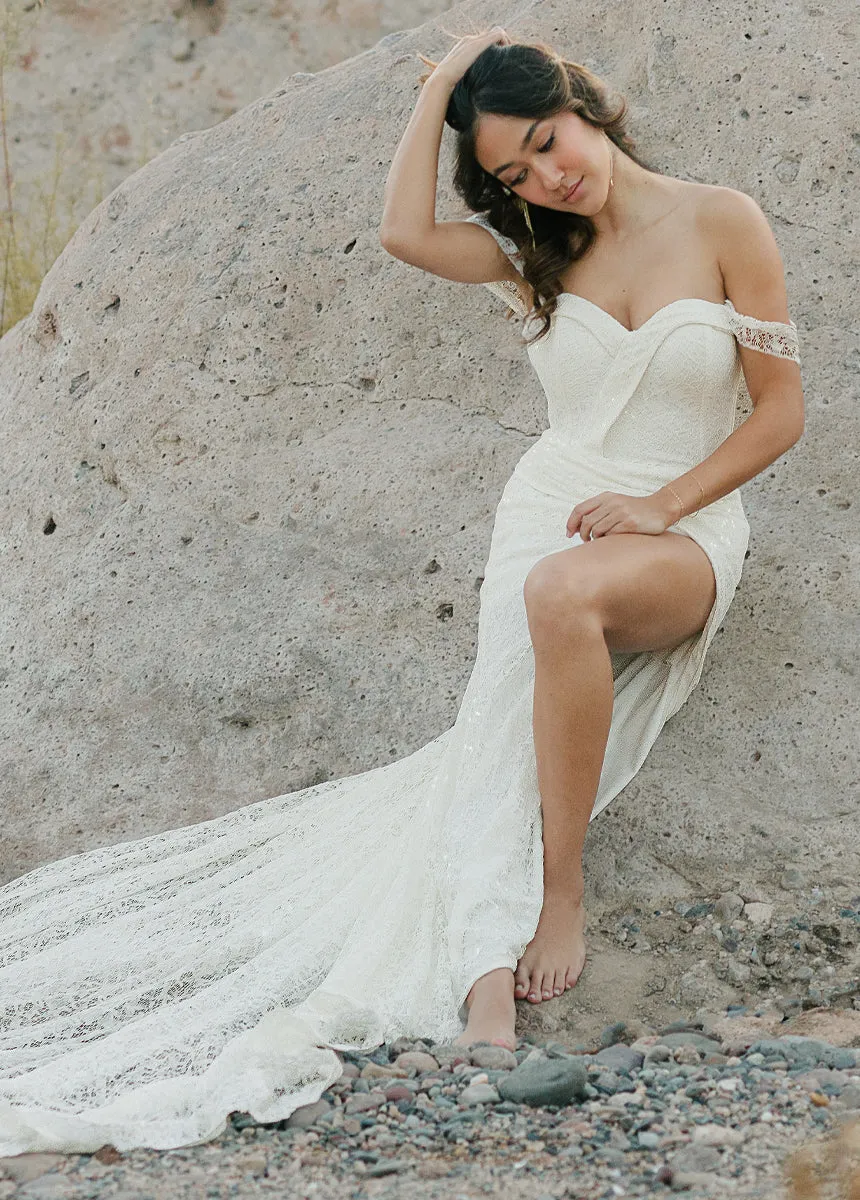 Jianna Bridal Gown in Lily