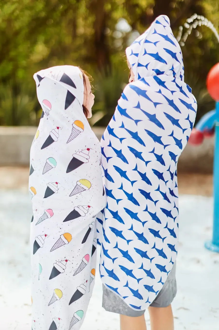 Kids Hooded UPF 50  Sunscreen Towel (Sharks)