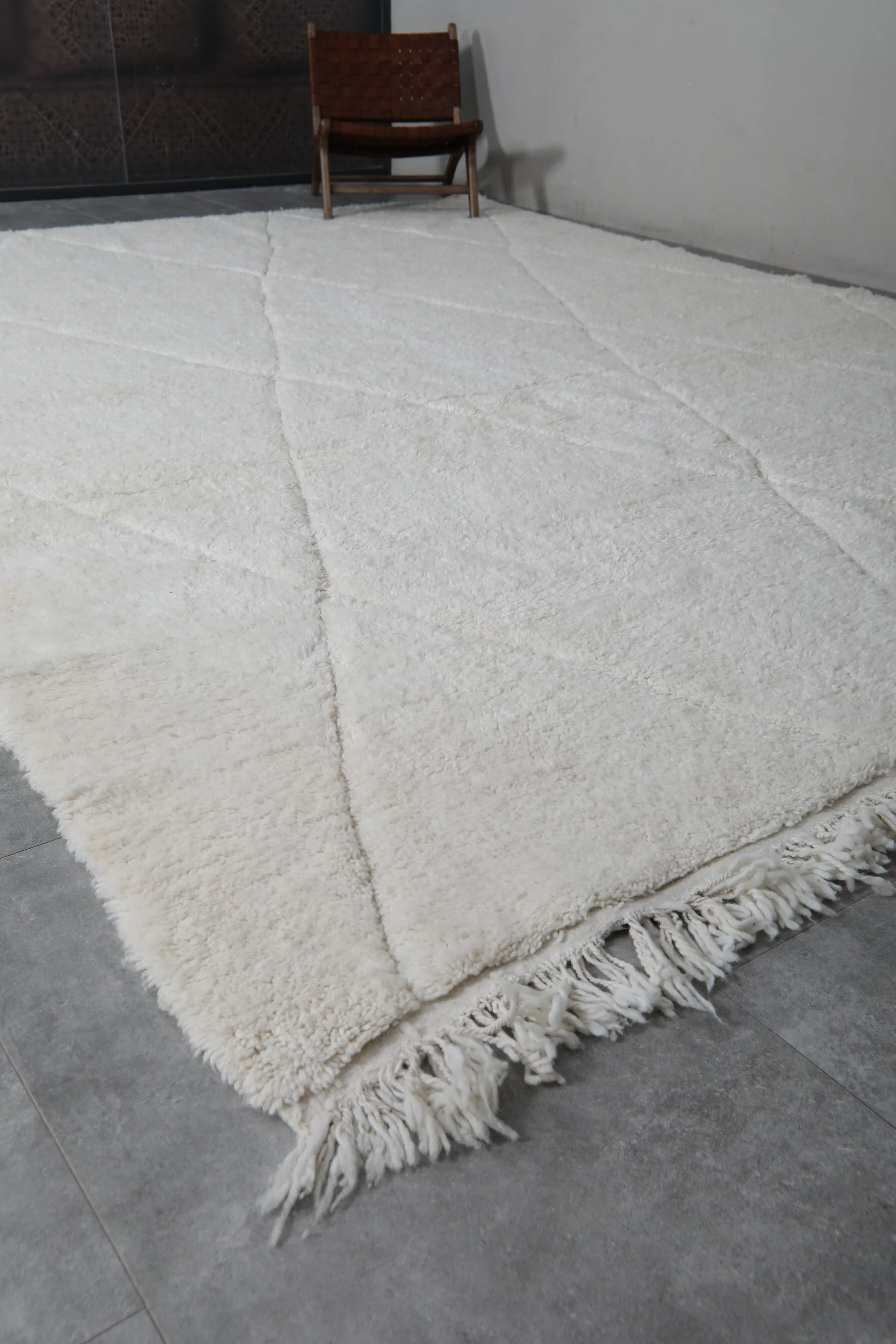 Large Moroccan Wool Rug - 10 FT X 13.4 FT | Ivory Diamond Pattern
