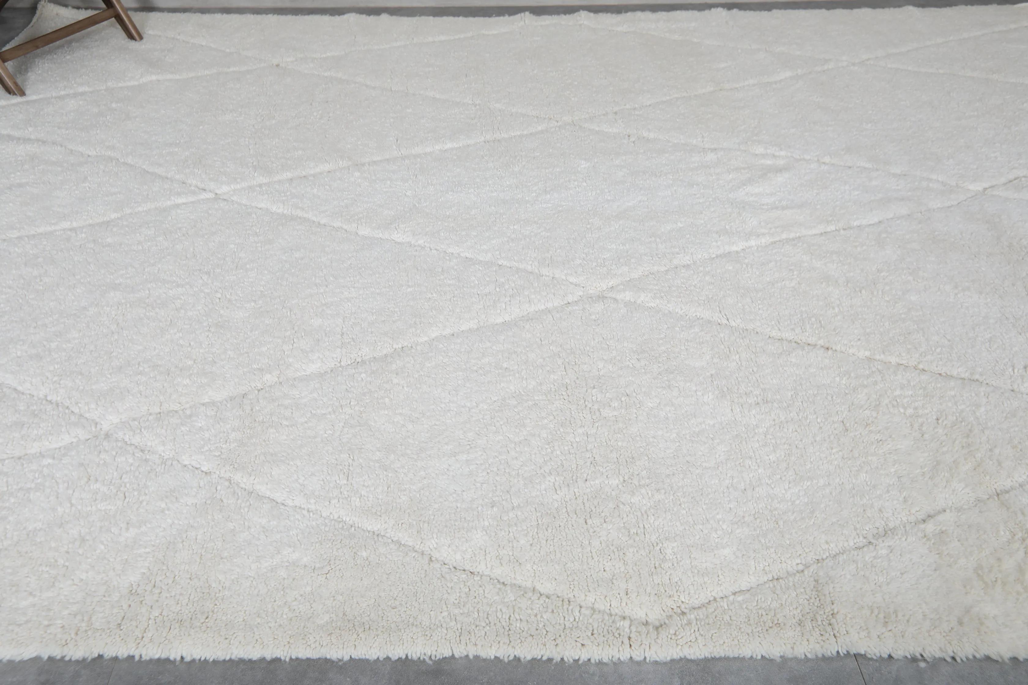Large Moroccan Wool Rug - 10 FT X 13.4 FT | Ivory Diamond Pattern