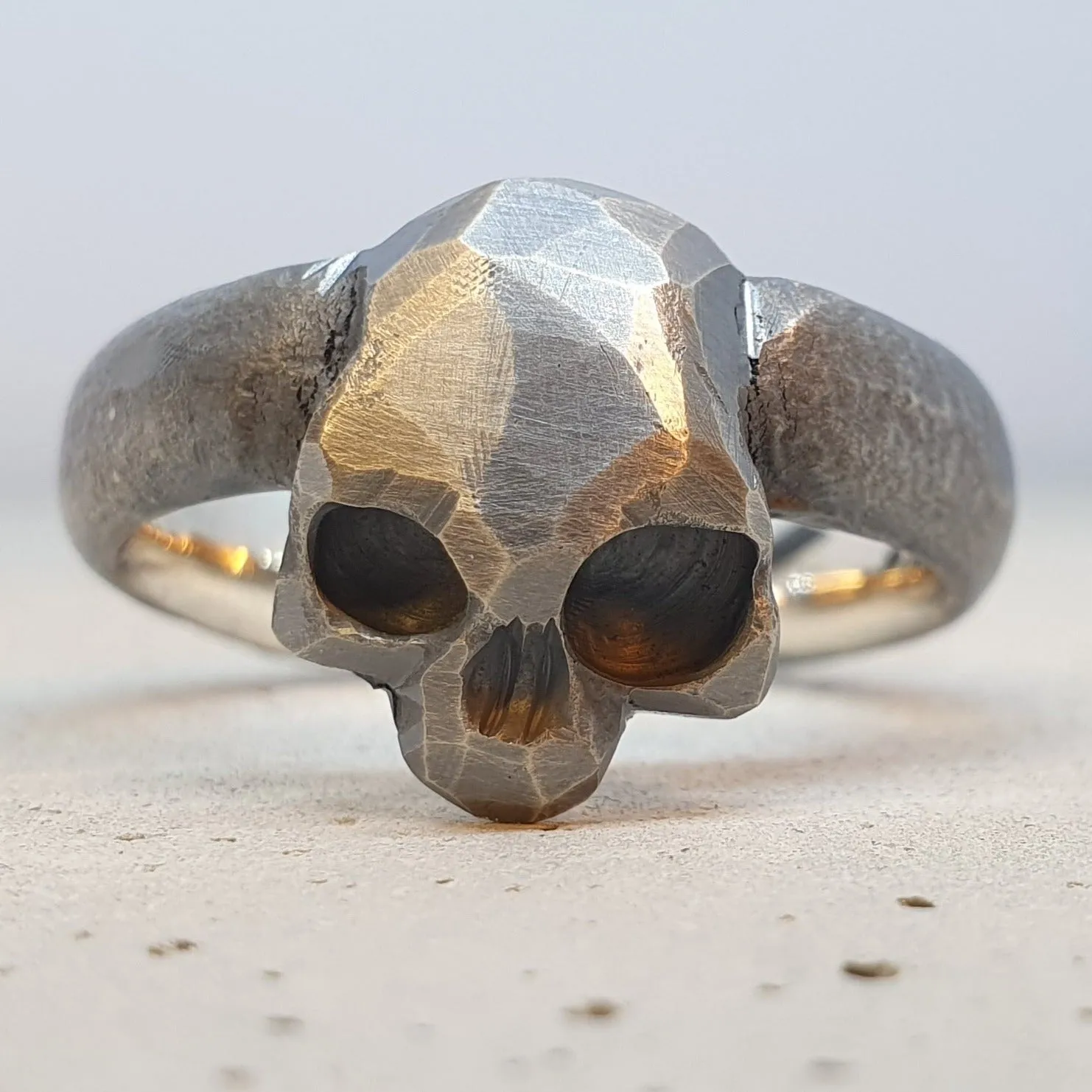 Memento Vivere Skull Ring