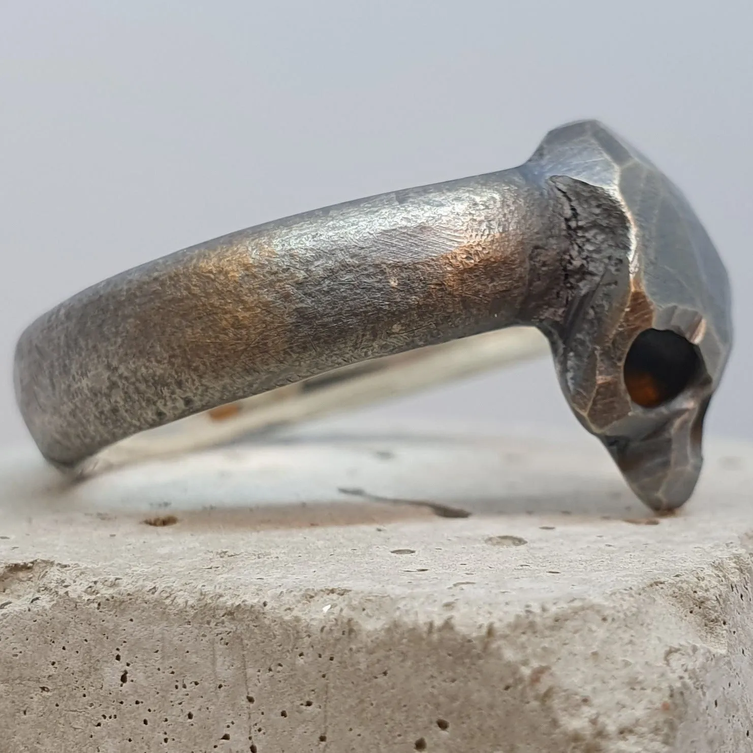 Memento Vivere Skull Ring
