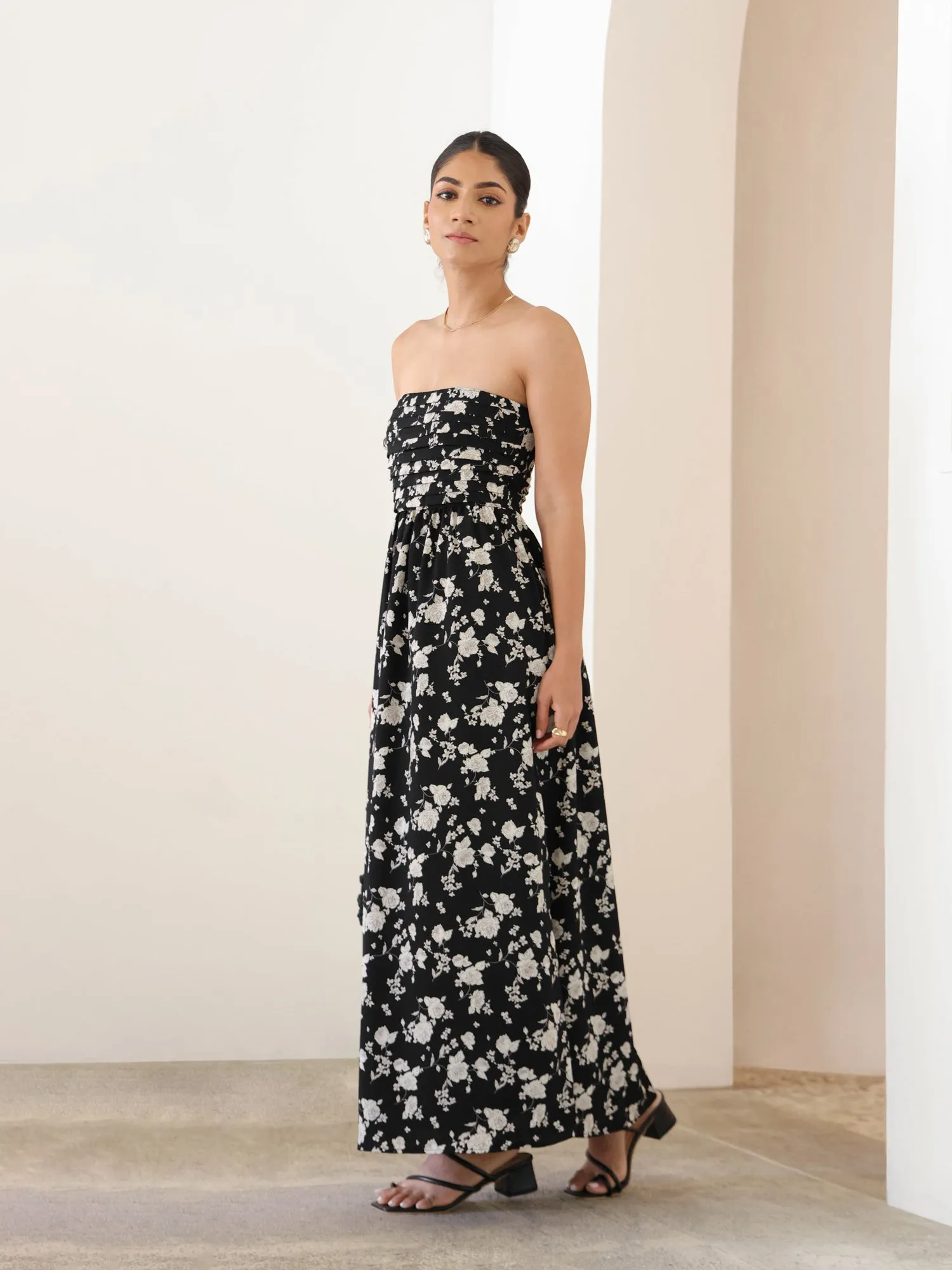 Pin Tuck Detailed Floral Printed Maxi Dress