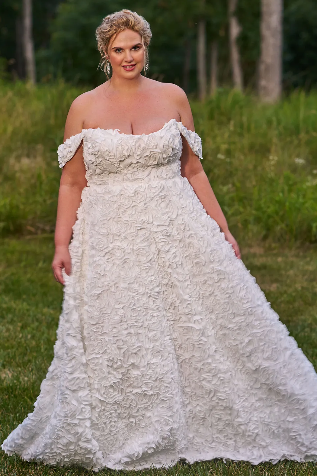Rosette Wedding Dress <br> SC5354