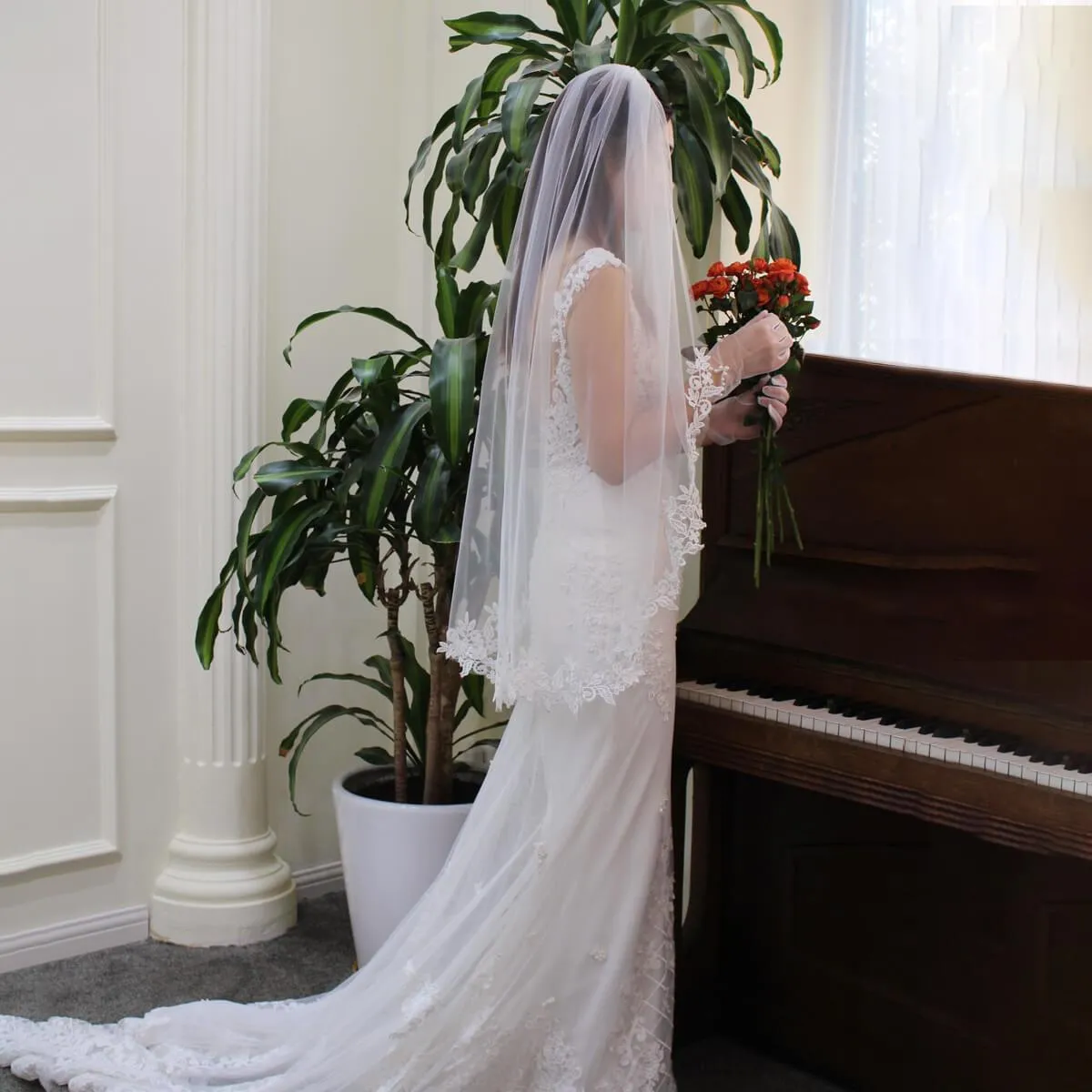 Roycebridal Lace Appliqued Mantilla Veils Fingertip Length V683
