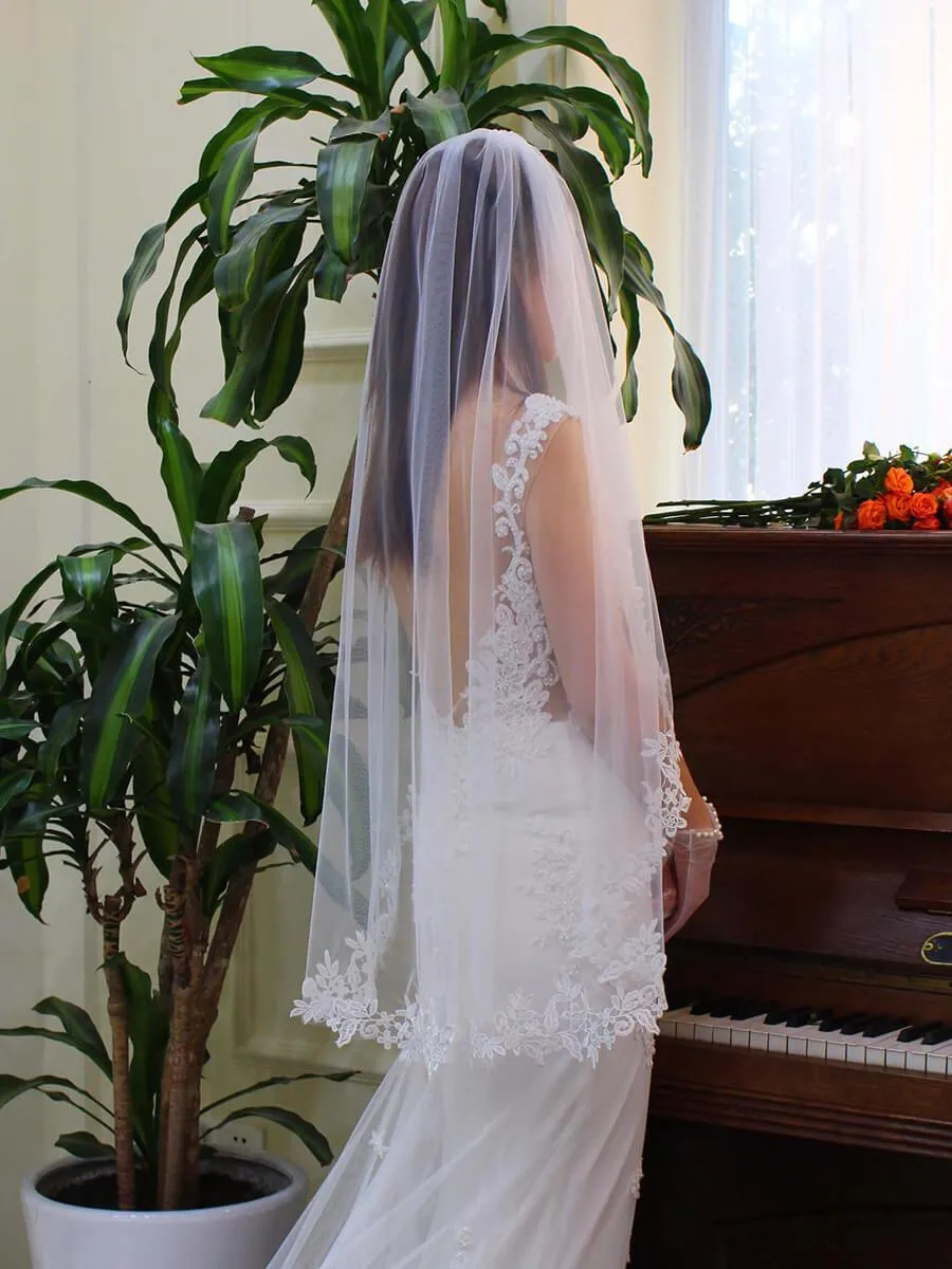 Roycebridal Lace Appliqued Mantilla Veils Fingertip Length V683