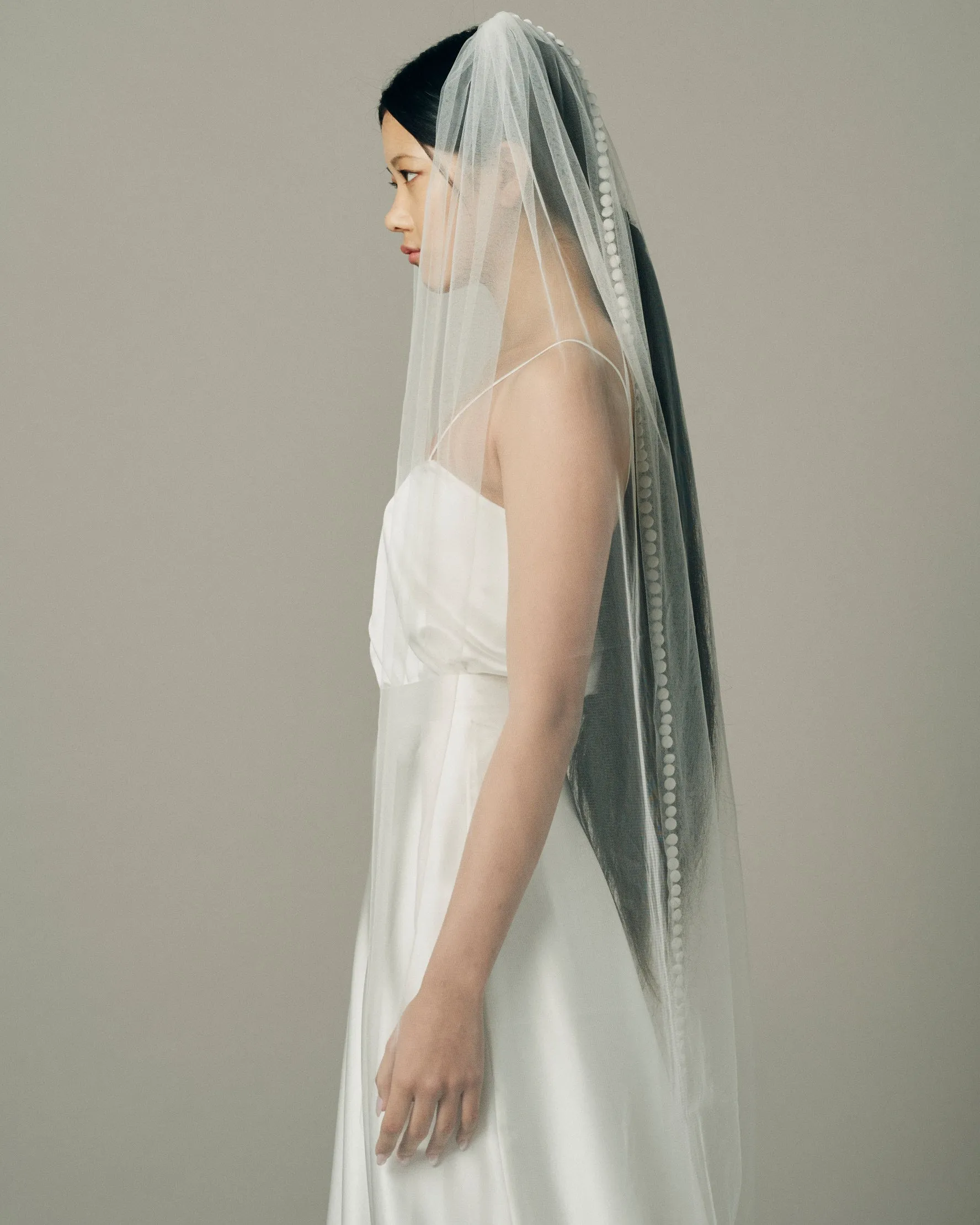 RTS -  UNITY BUTTONS VEIL WITH PLAIN BLUSHER